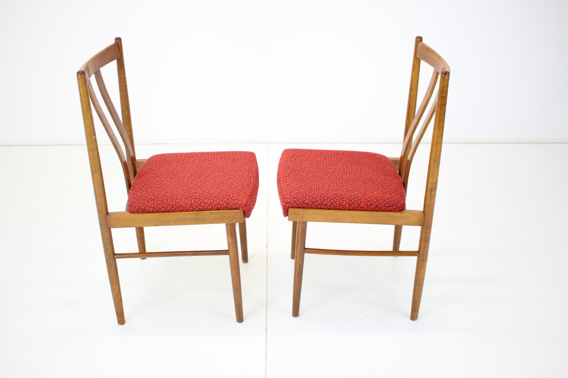 Ensemble de quatre chaises de salle à manger des années 1970, Tchécoslovaquie en vente 1