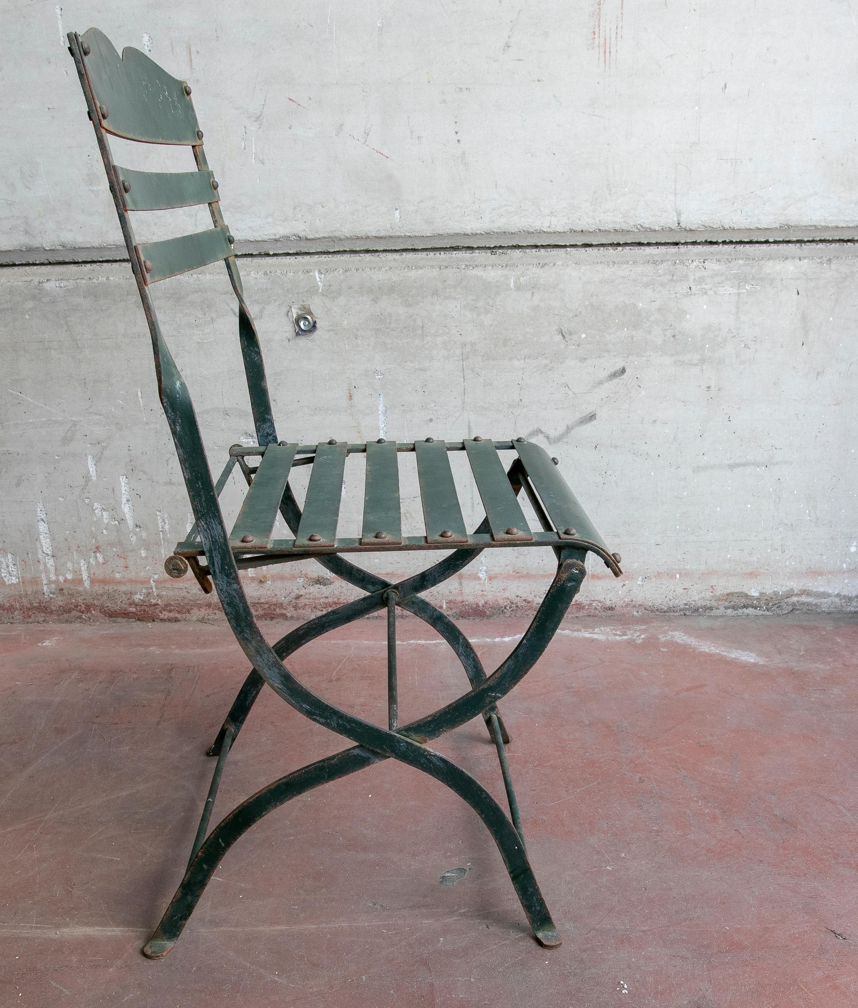 1970s Set of Four French Iron Chairs Painted in Green For Sale 5