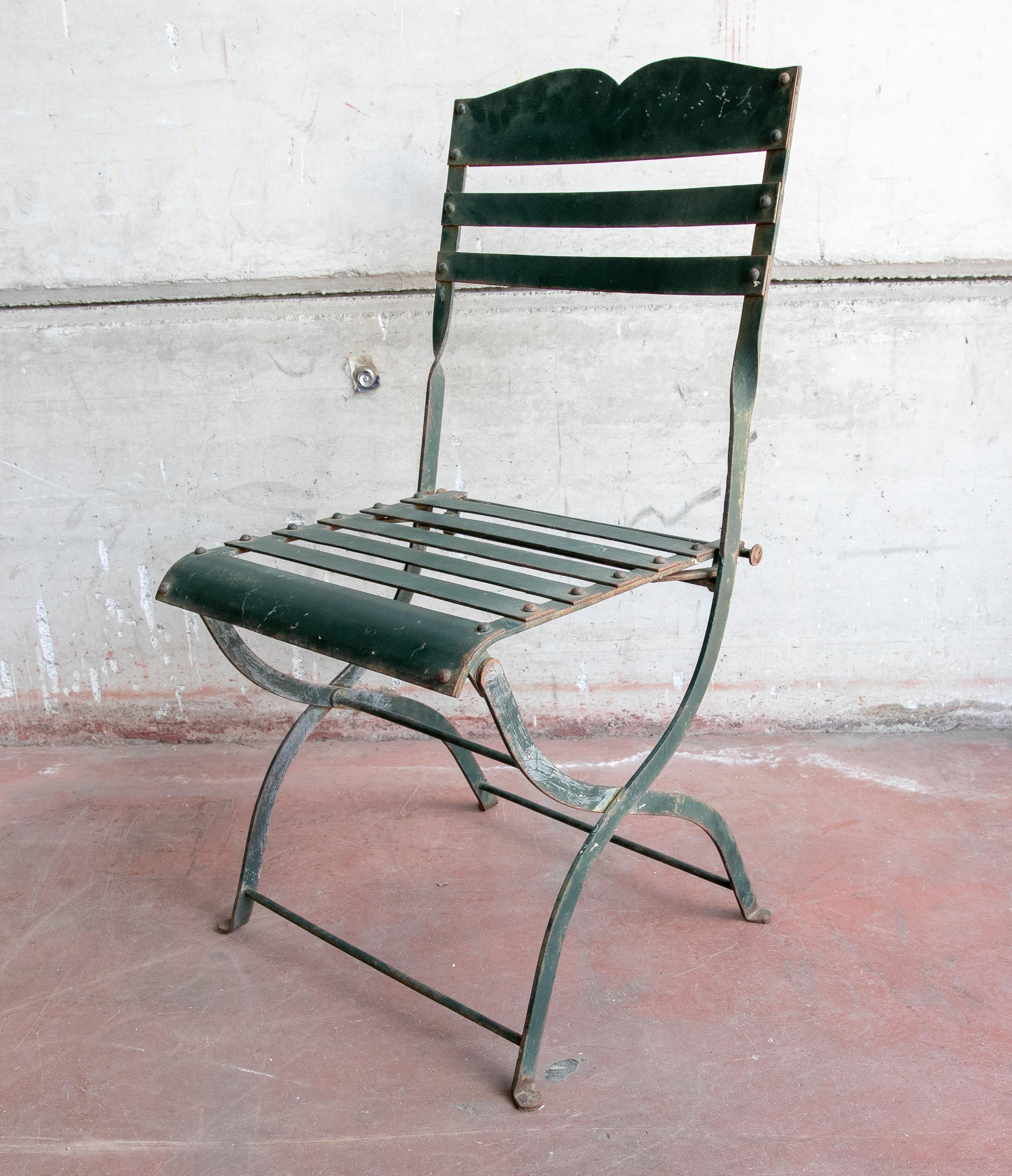 1970s Set of Four French Iron Chairs Painted in Green For Sale 1