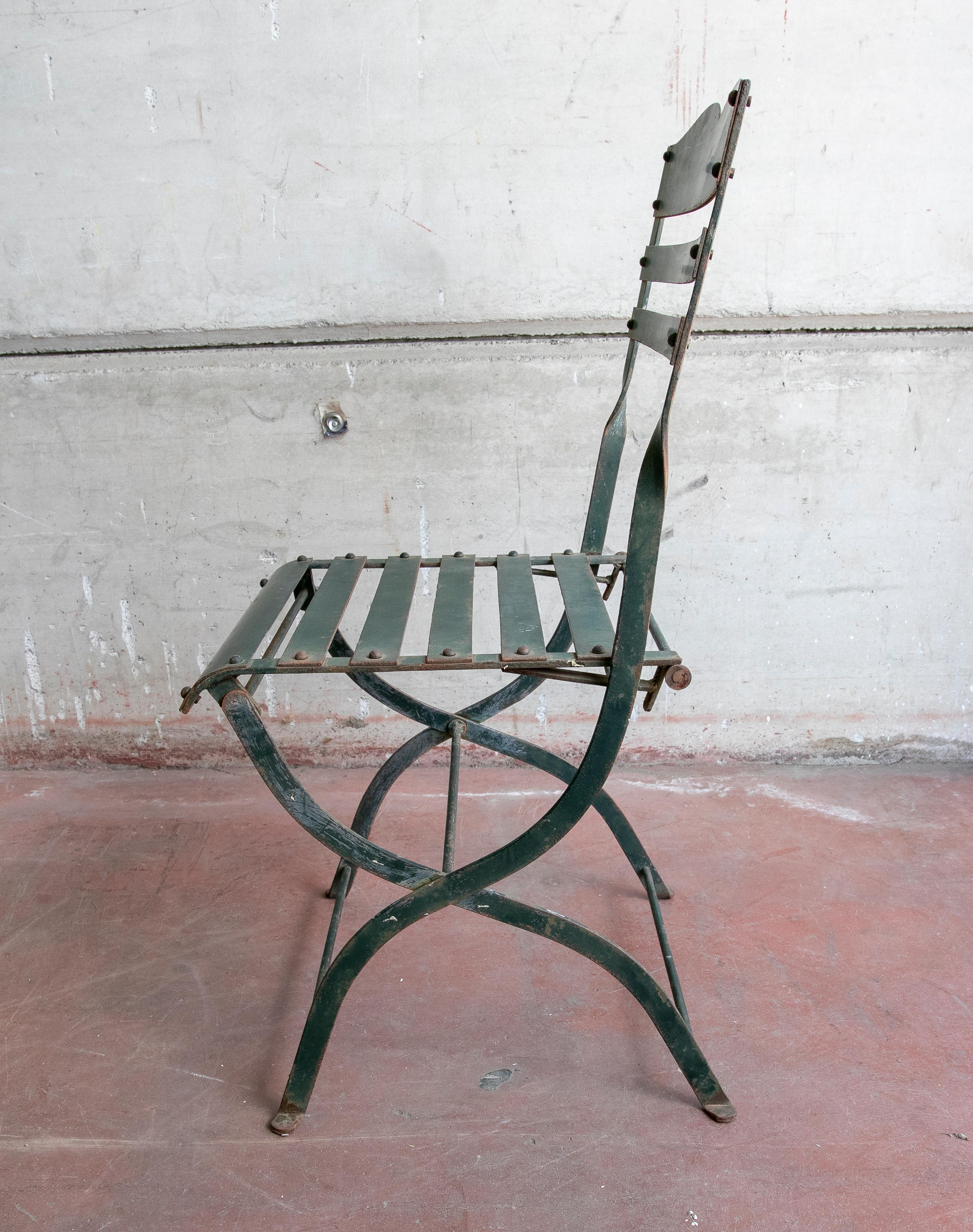 1970s Set of Four French Iron Chairs Painted in Green For Sale 2