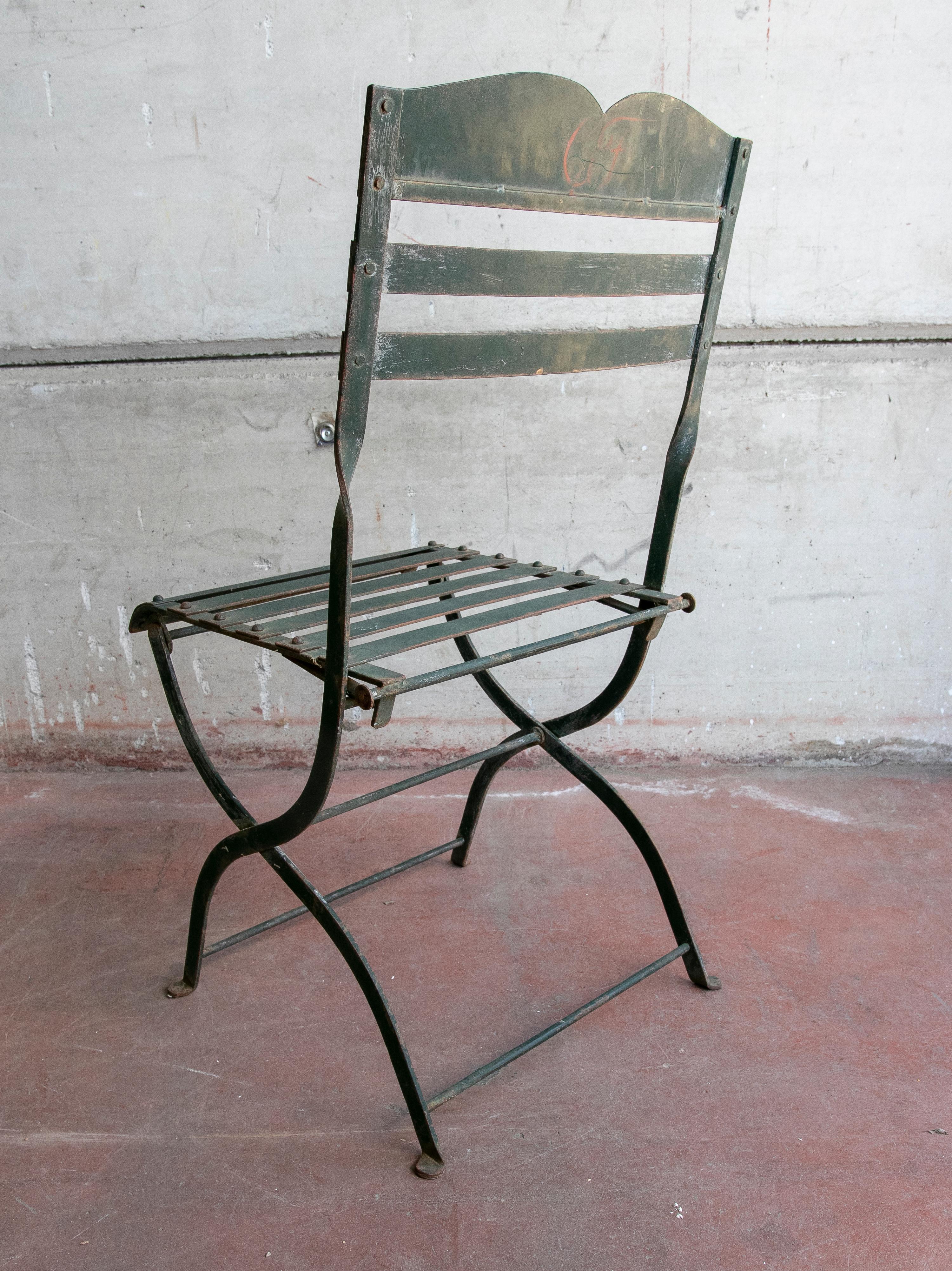 1970s Set of Four French Iron Chairs Painted in Green For Sale 3