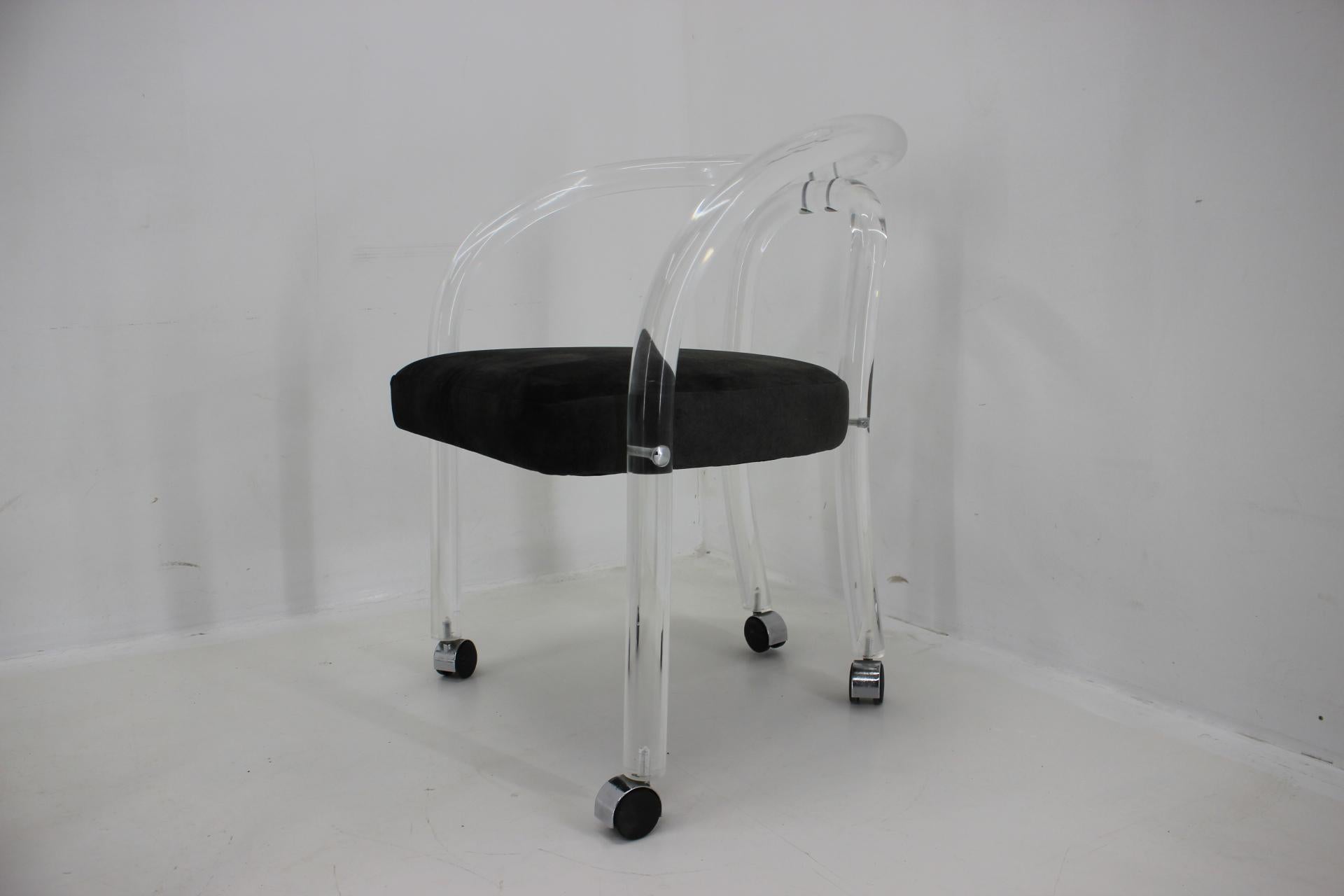 1970s Set of Four Lucite Dining Chairs and Dining Table, Charles Hollis Jones St 3