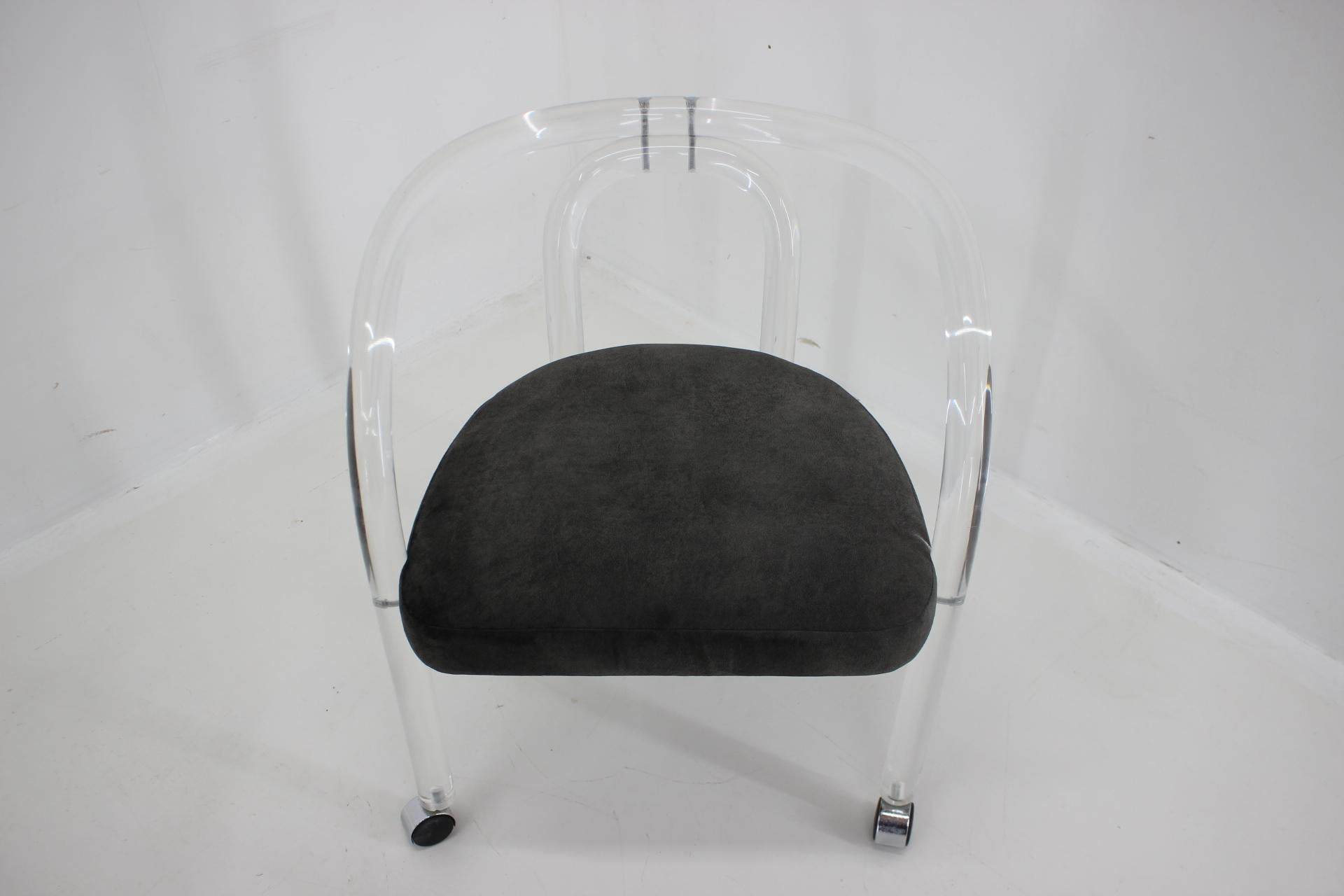 1970s Set of Four Lucite Dining Chairs and Dining Table, Charles Hollis Jones St 8
