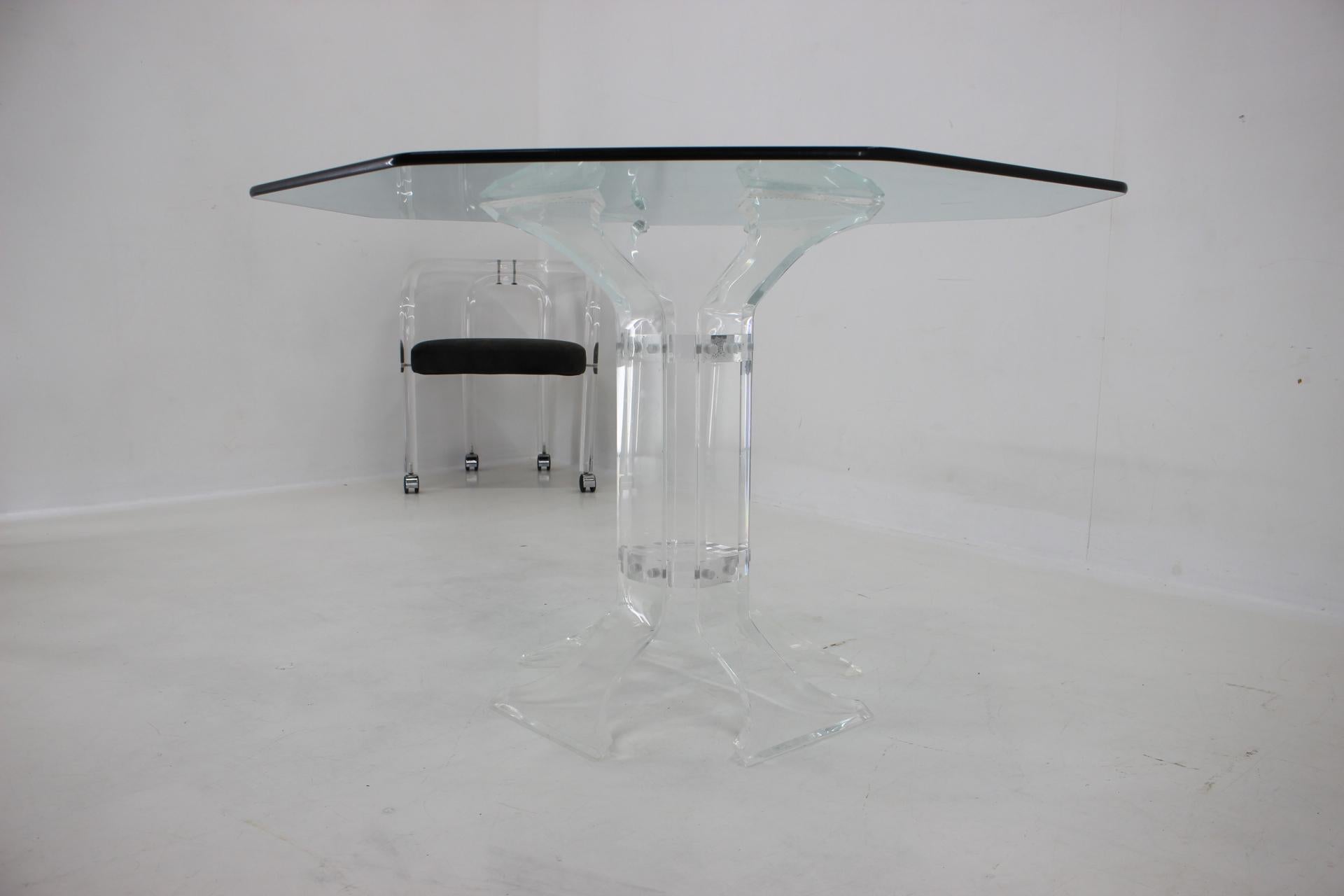 1970s Set of Four Lucite Dining Chairs and Dining Table, Charles Hollis Jones St For Sale 12