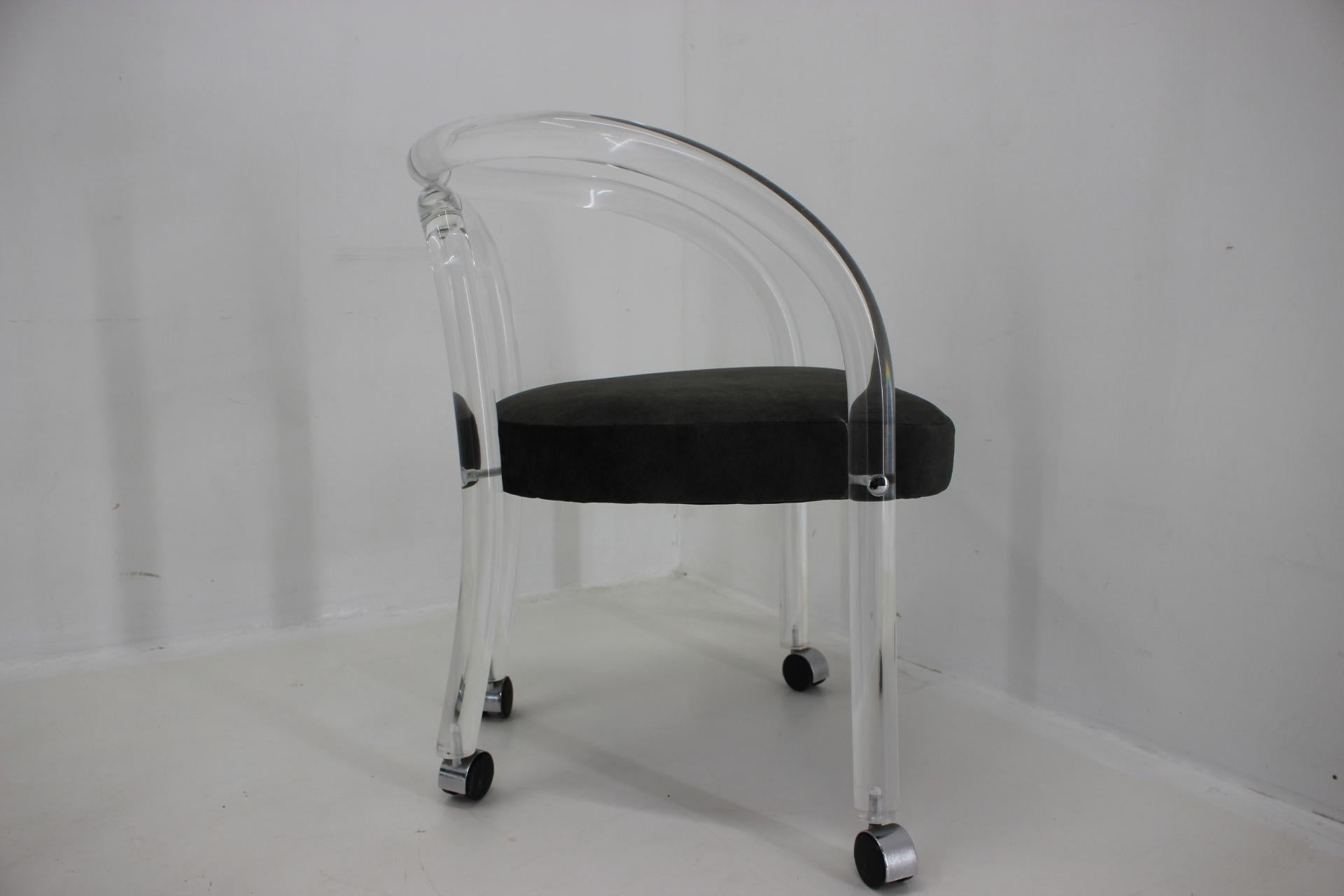 Late 20th Century 1970s Set of Four Lucite Dining Chairs and Dining Table, Charles Hollis Jones St