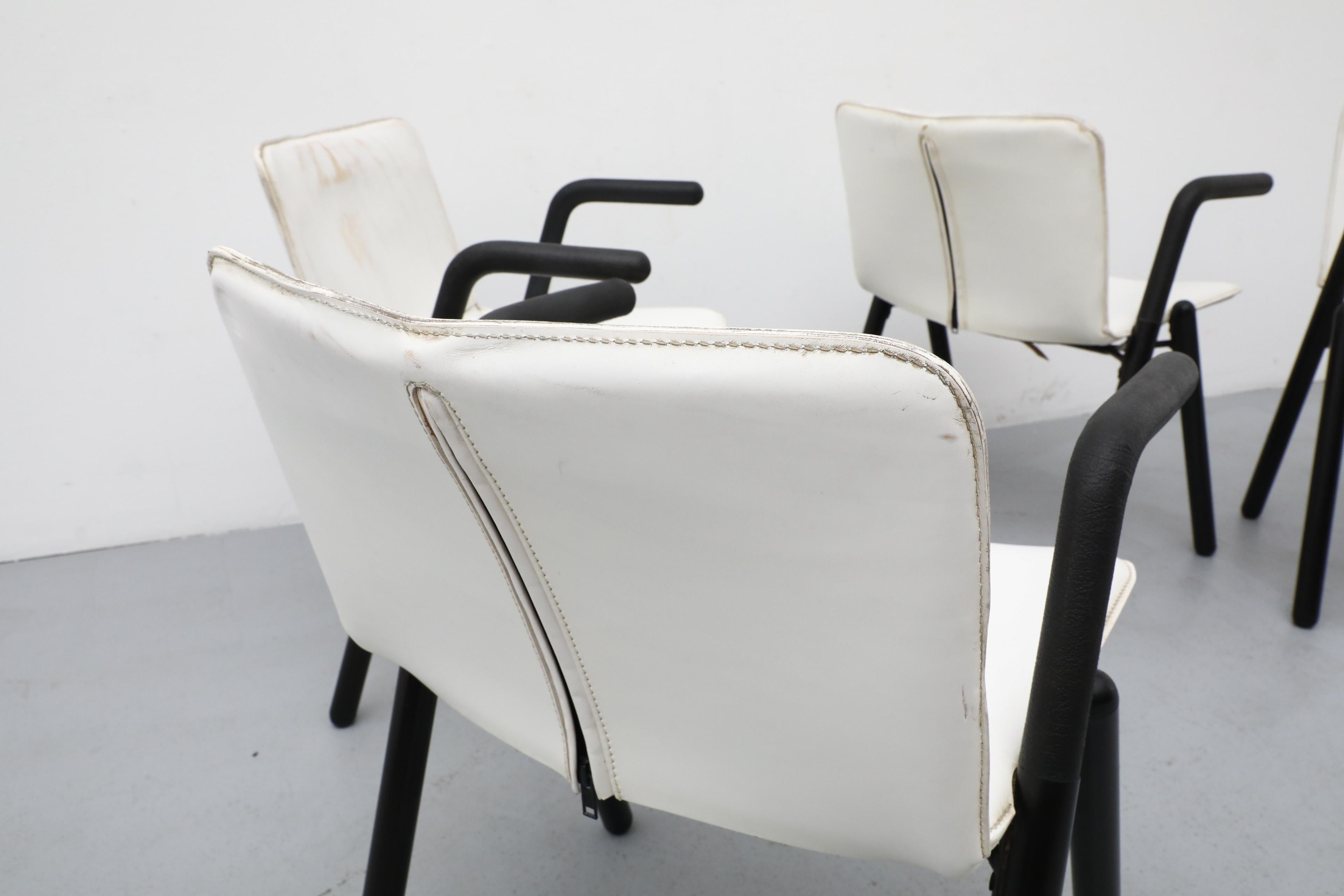 Ensemble de quatre fauteuils modernistes en cuir blanc de style Paolo Favaretto des années 1970 en vente 5