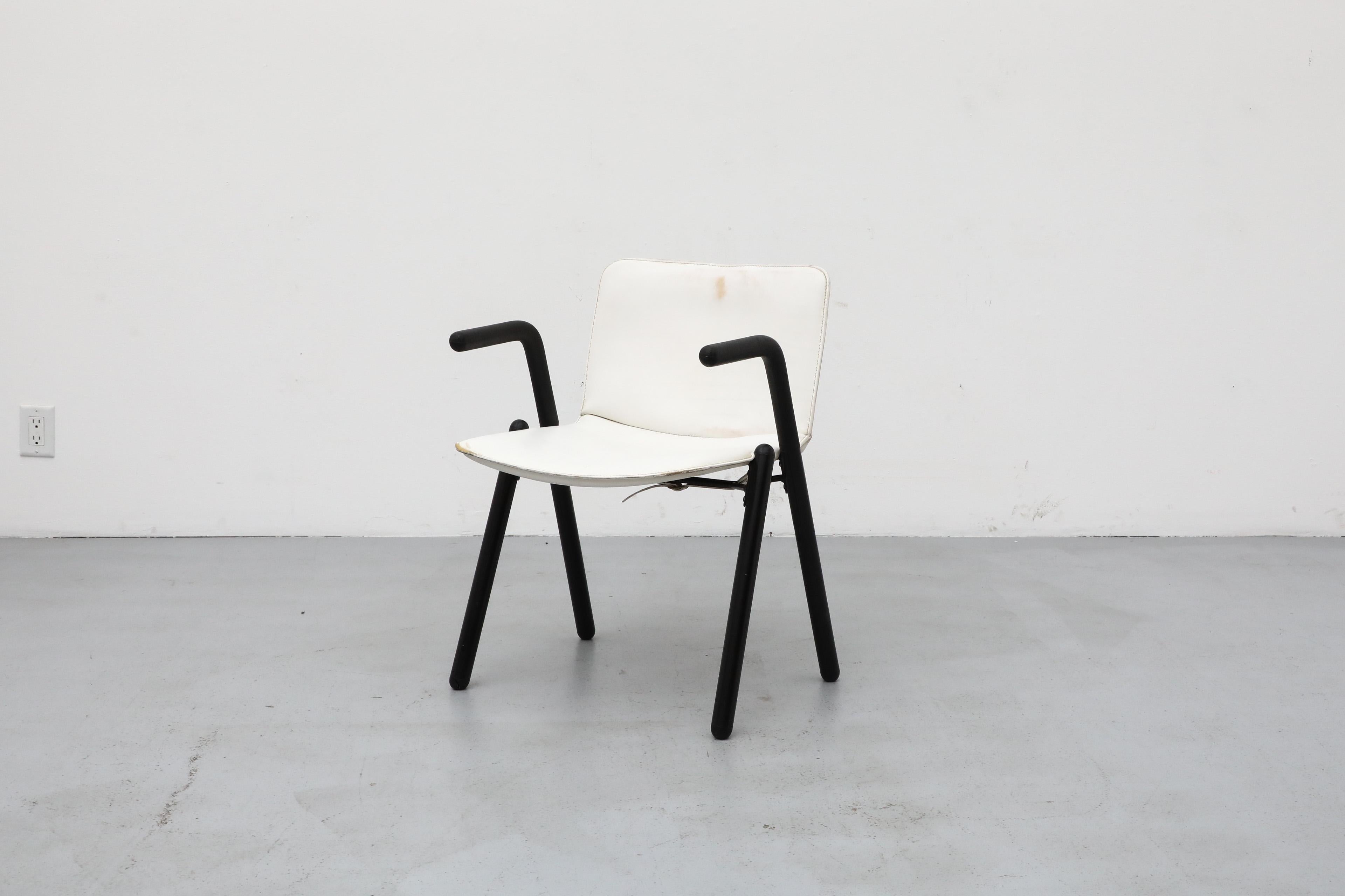 Ensemble de quatre fauteuils modernistes en cuir blanc de style Paolo Favaretto des années 1970 en vente 9