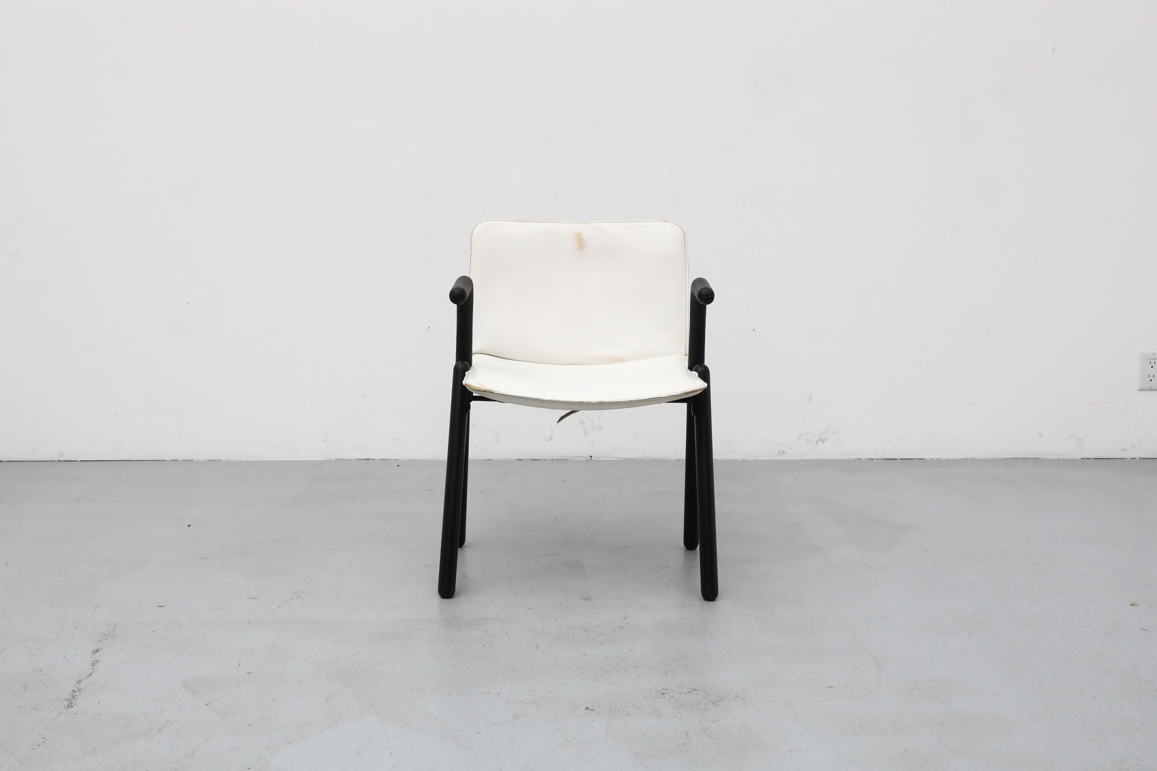 Ensemble de quatre fauteuils modernistes en cuir blanc de style Paolo Favaretto des années 1970 en vente 13
