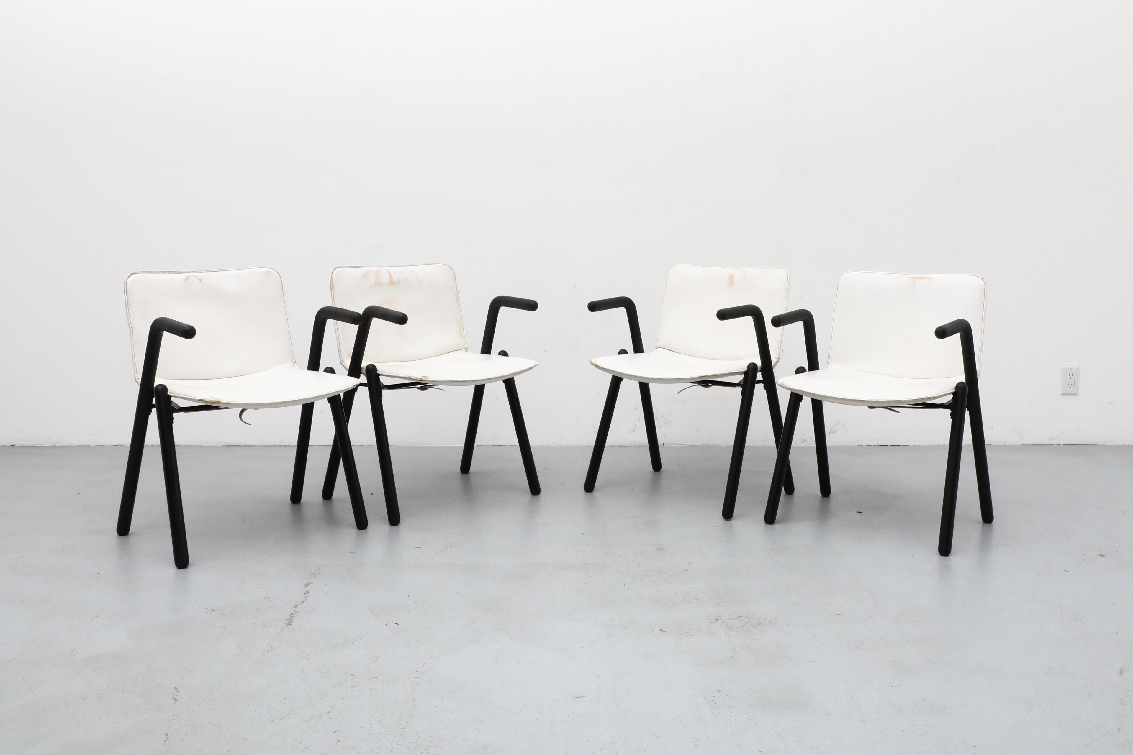 Mid-Century Modern Ensemble de quatre fauteuils modernistes en cuir blanc de style Paolo Favaretto des années 1970 en vente