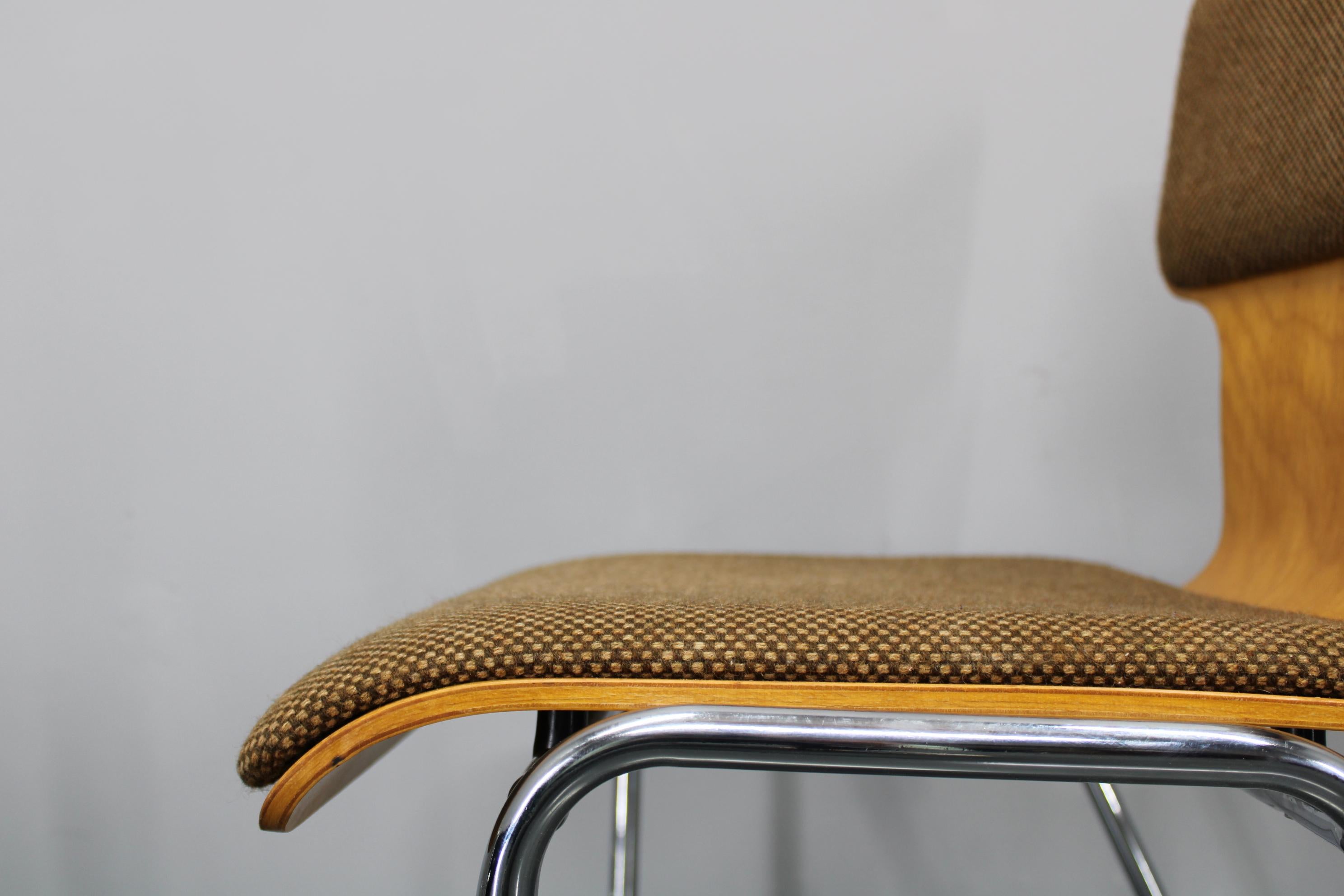 1970s Set of Four Plywood Chairs with Fabric Upholstery , Germany For Sale 3