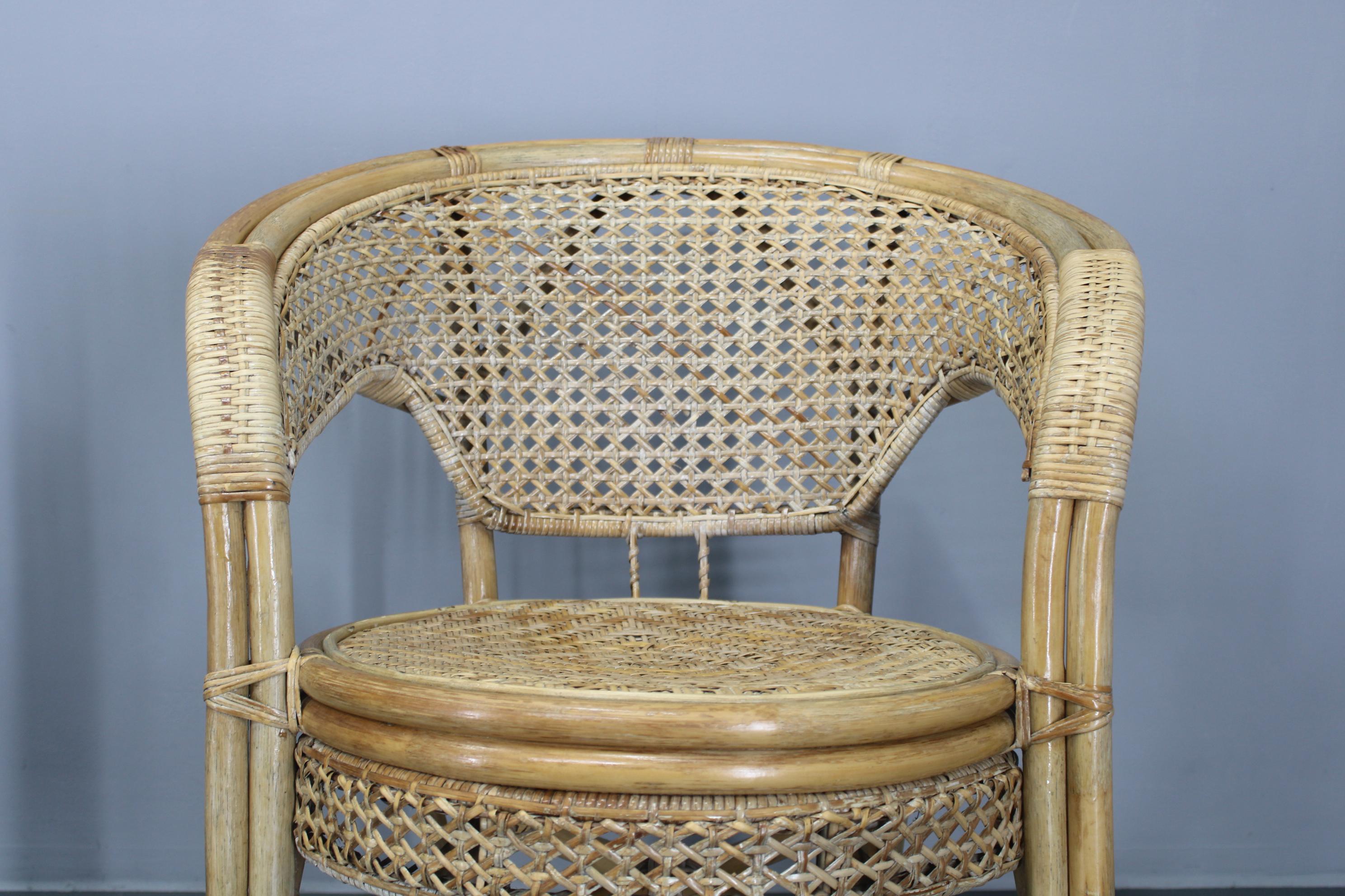 1970er Set aus vier Rattanstühlen, Italien (Moderne der Mitte des Jahrhunderts) im Angebot