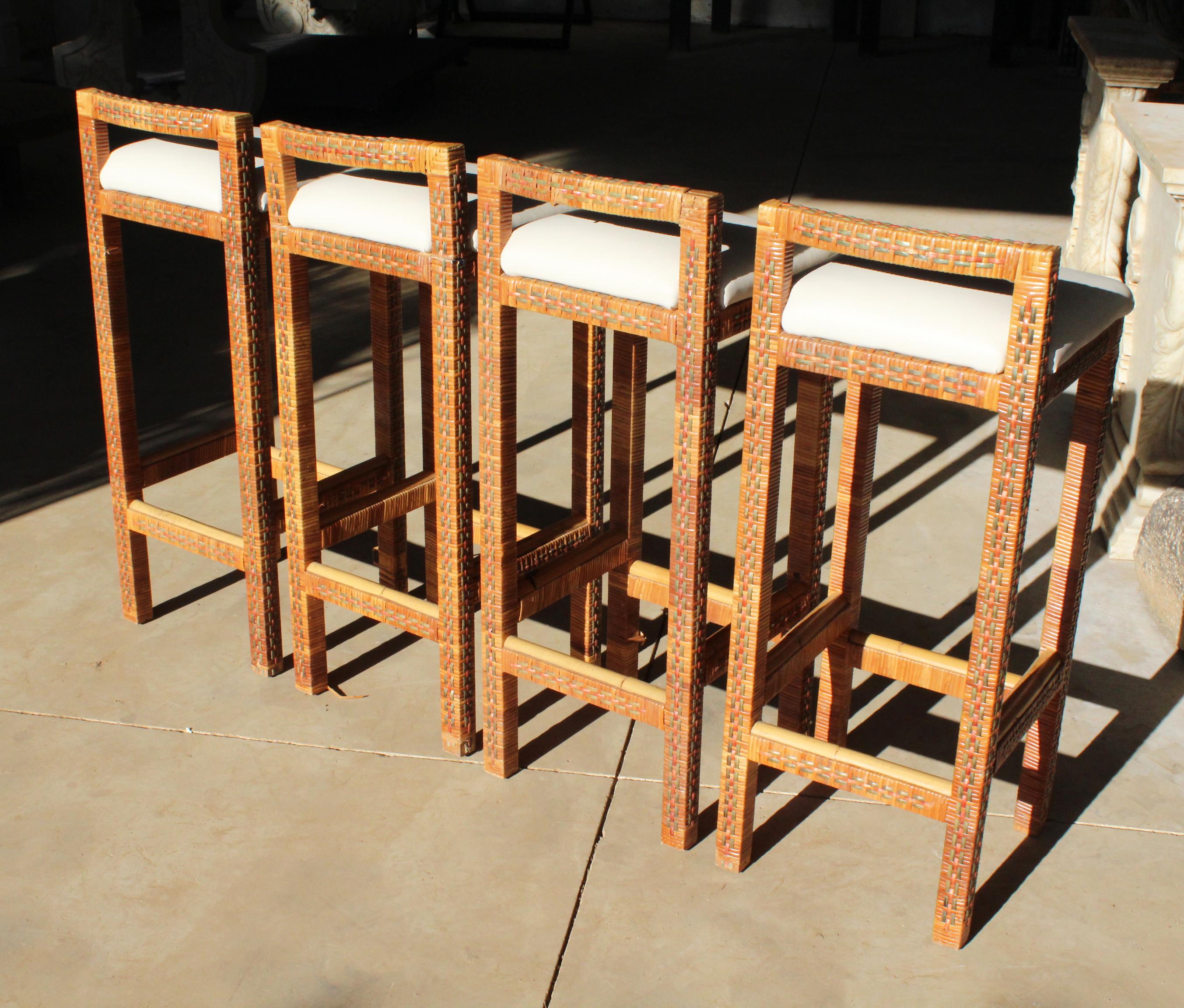 1970s Set of Four Spanish Woven Wicker Wooden Stools In Good Condition In Marbella, ES