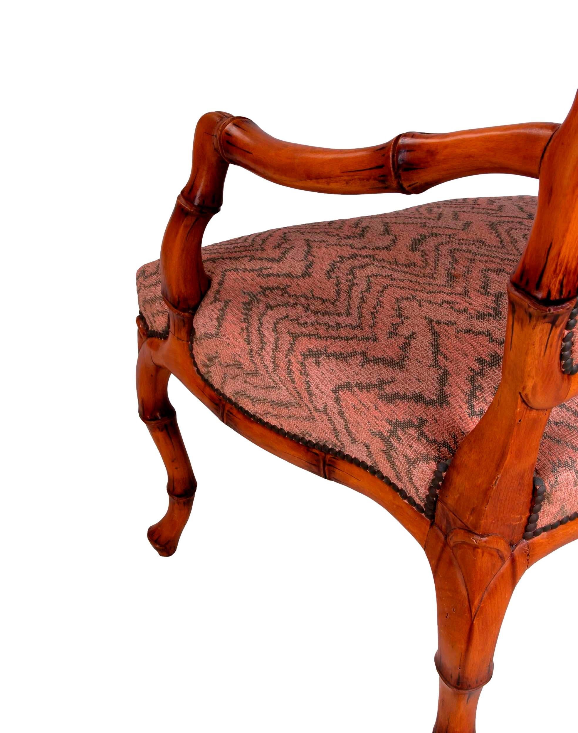 Satz von vier Imitation-Sesseln aus Holz und Bambus aus den 1970er Jahren im Angebot 10