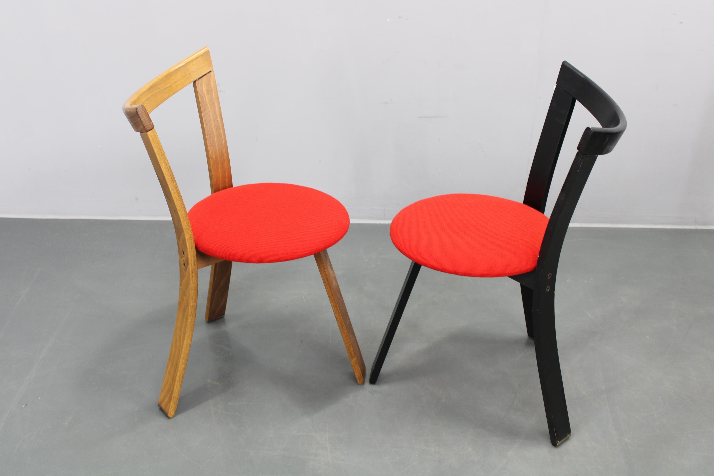 1970er Set aus vier Holzstühlen im Angebot 3