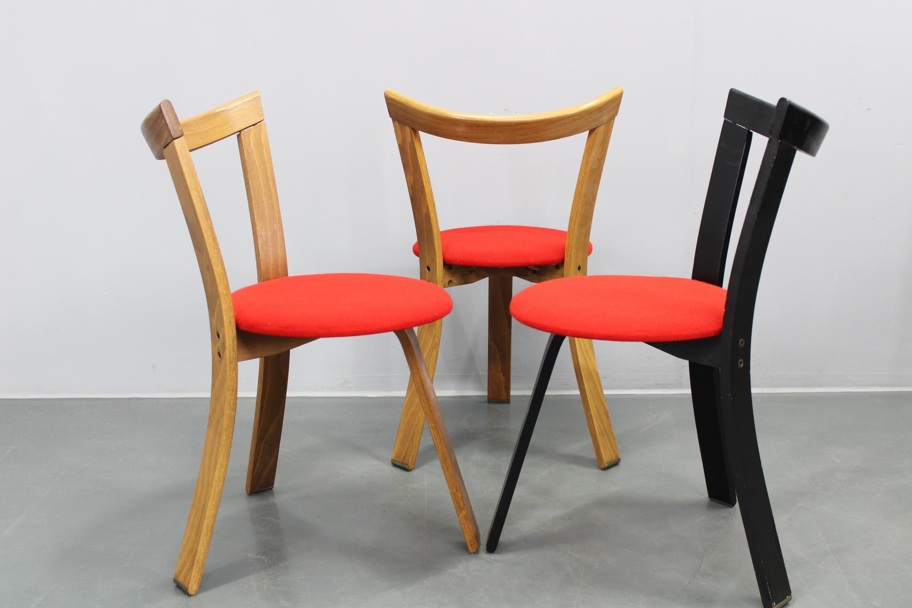 1970er Set aus vier Holzstühlen im Angebot 4