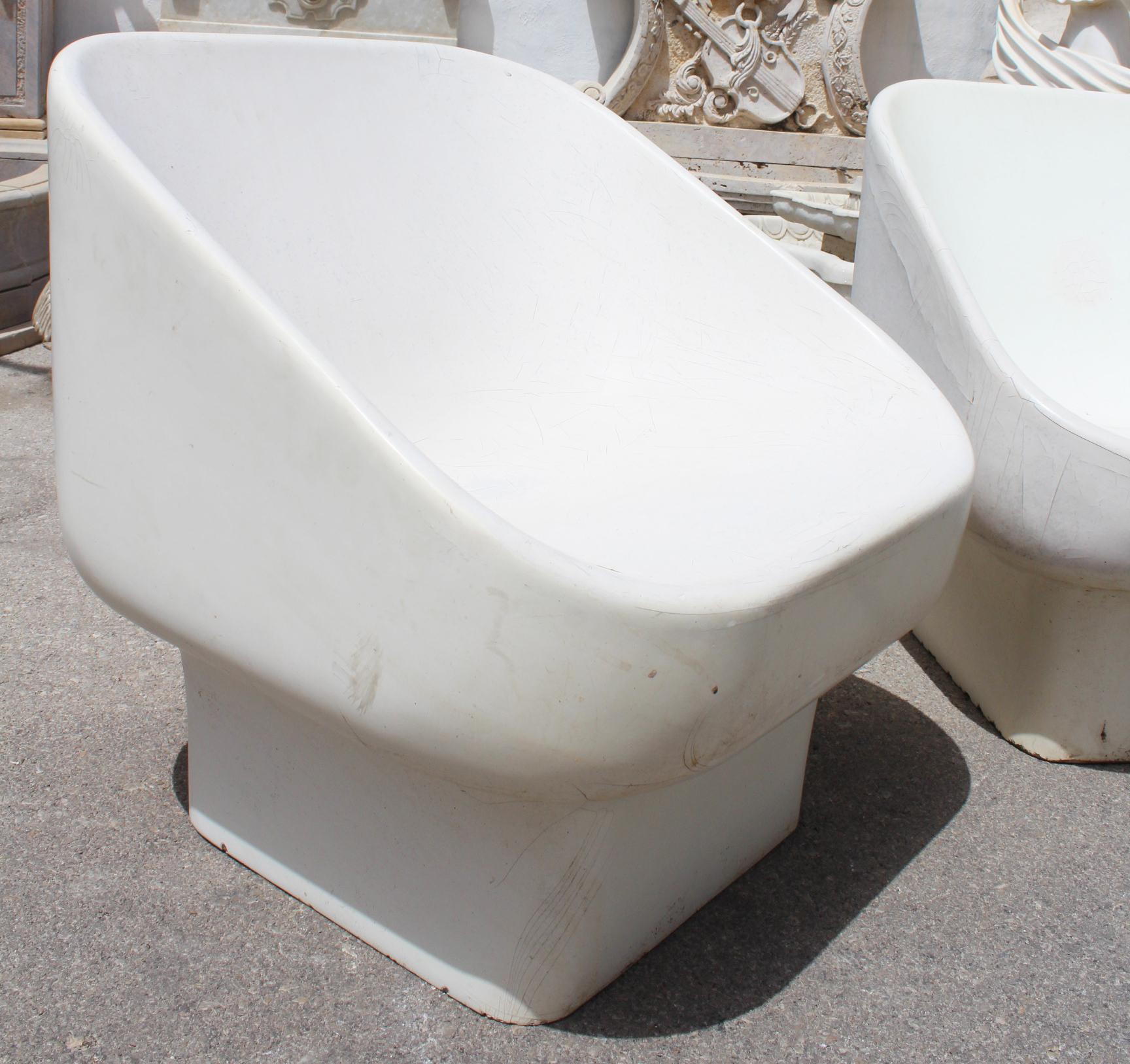 20th Century 1970s Set of Italian Fibreglass Chairs and Table
