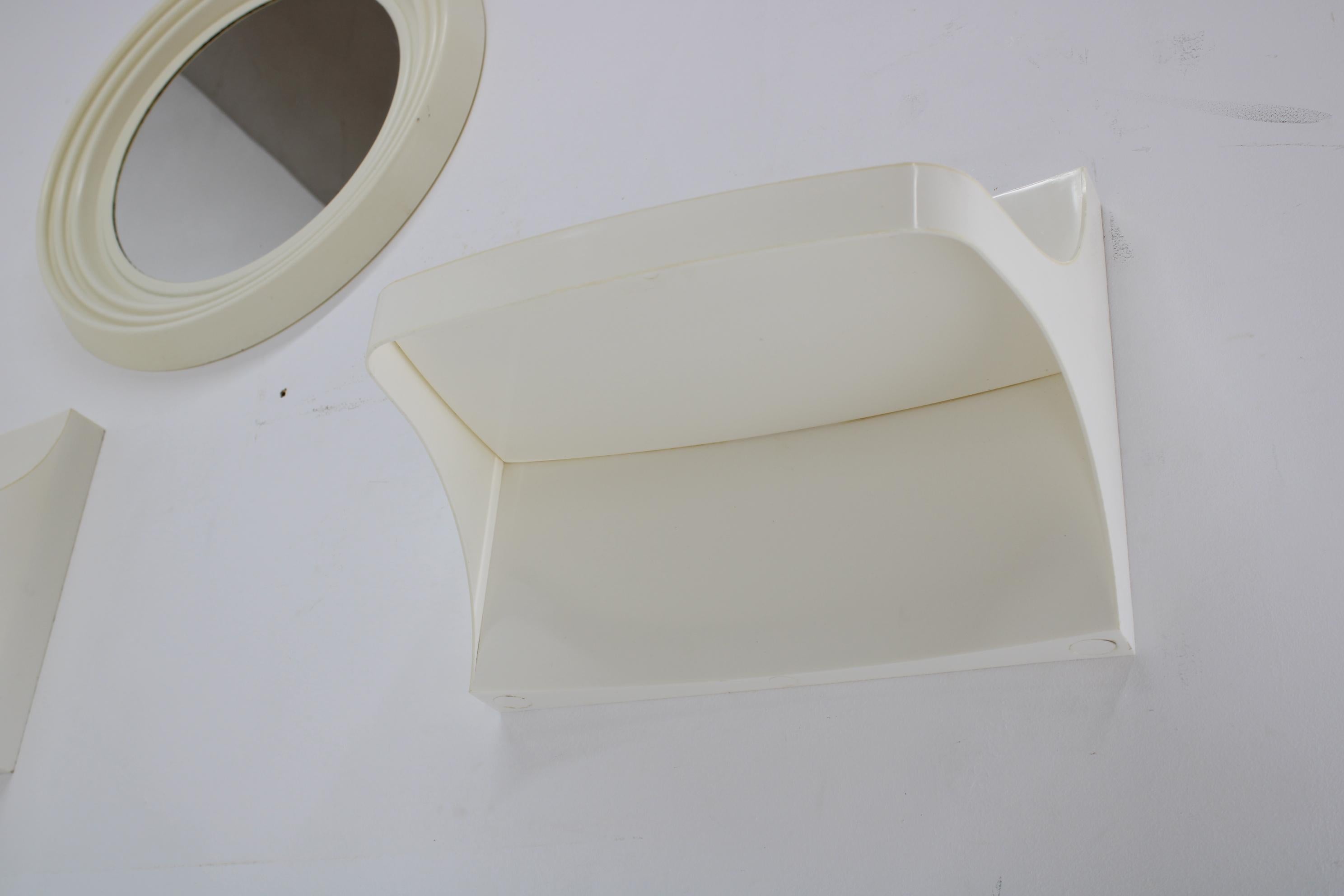 1970s Set of Round Mirror and Two Shelves, Czechoslovakia For Sale 1