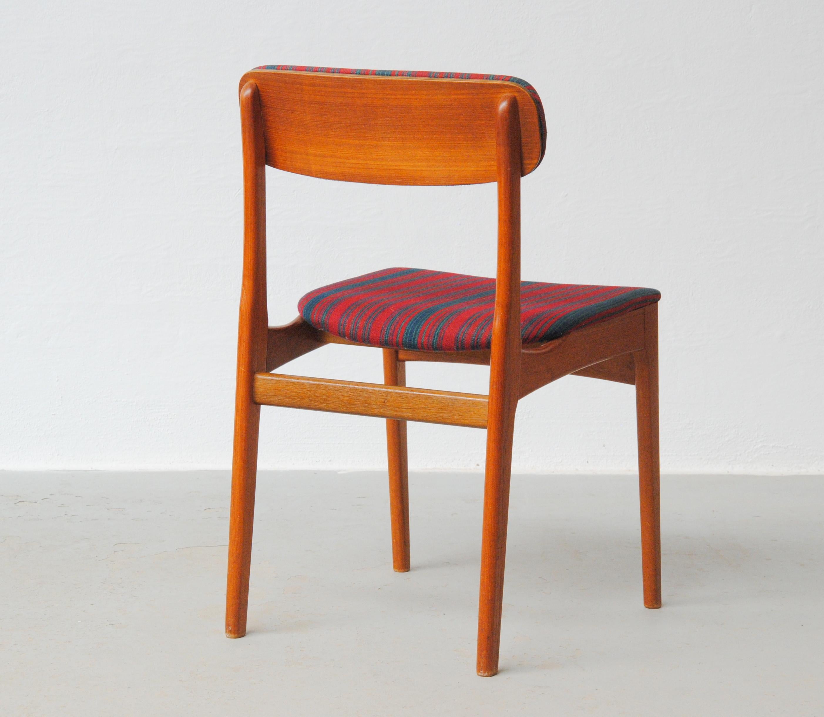 1970's Set of Seven Restored Danish Teak Dining Chairs by Tarm Stolefabrik For Sale 1