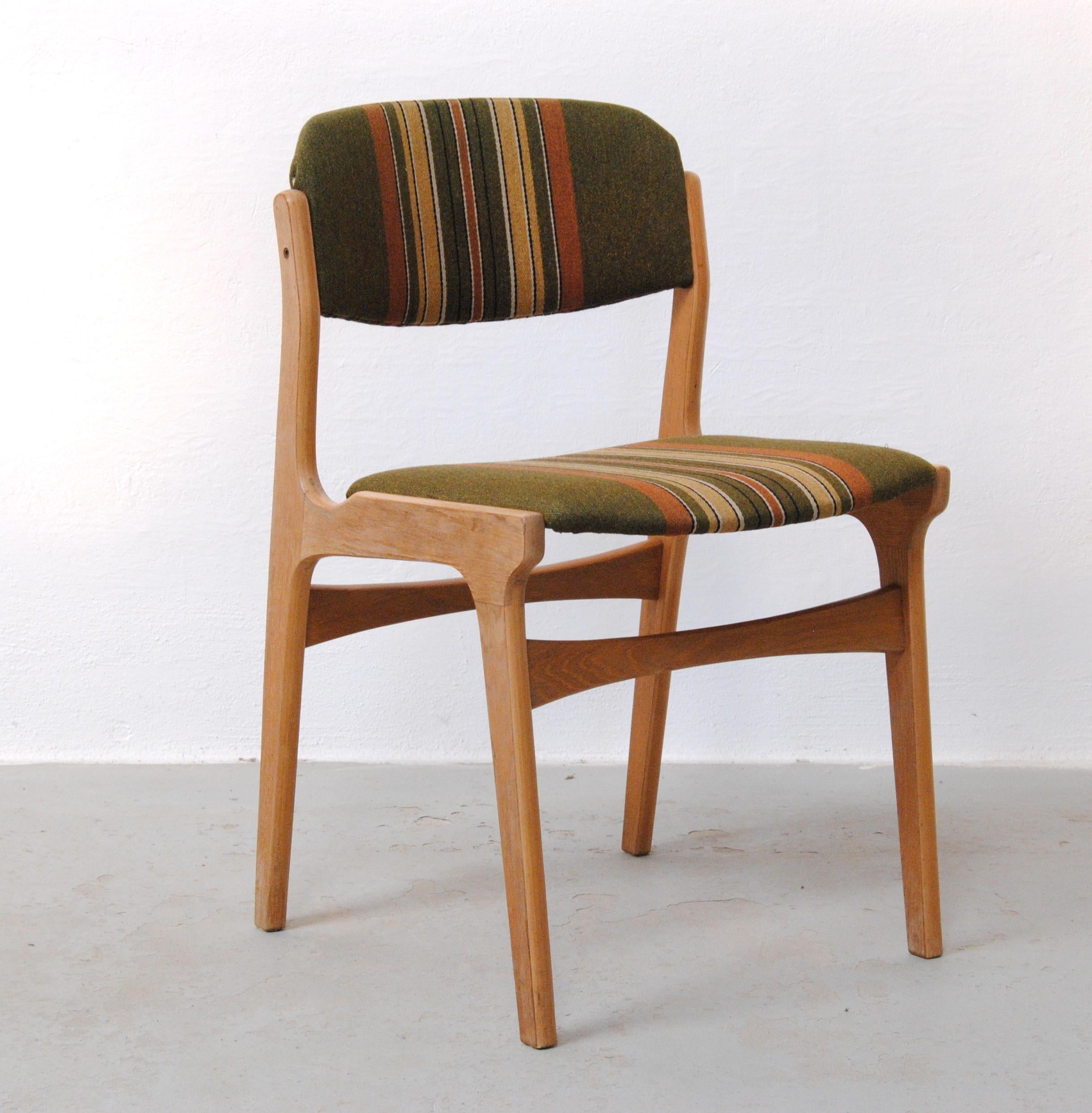 1970's Set Of Six Refinished Danish Oak Veneered Dining Chairs For Sale 5