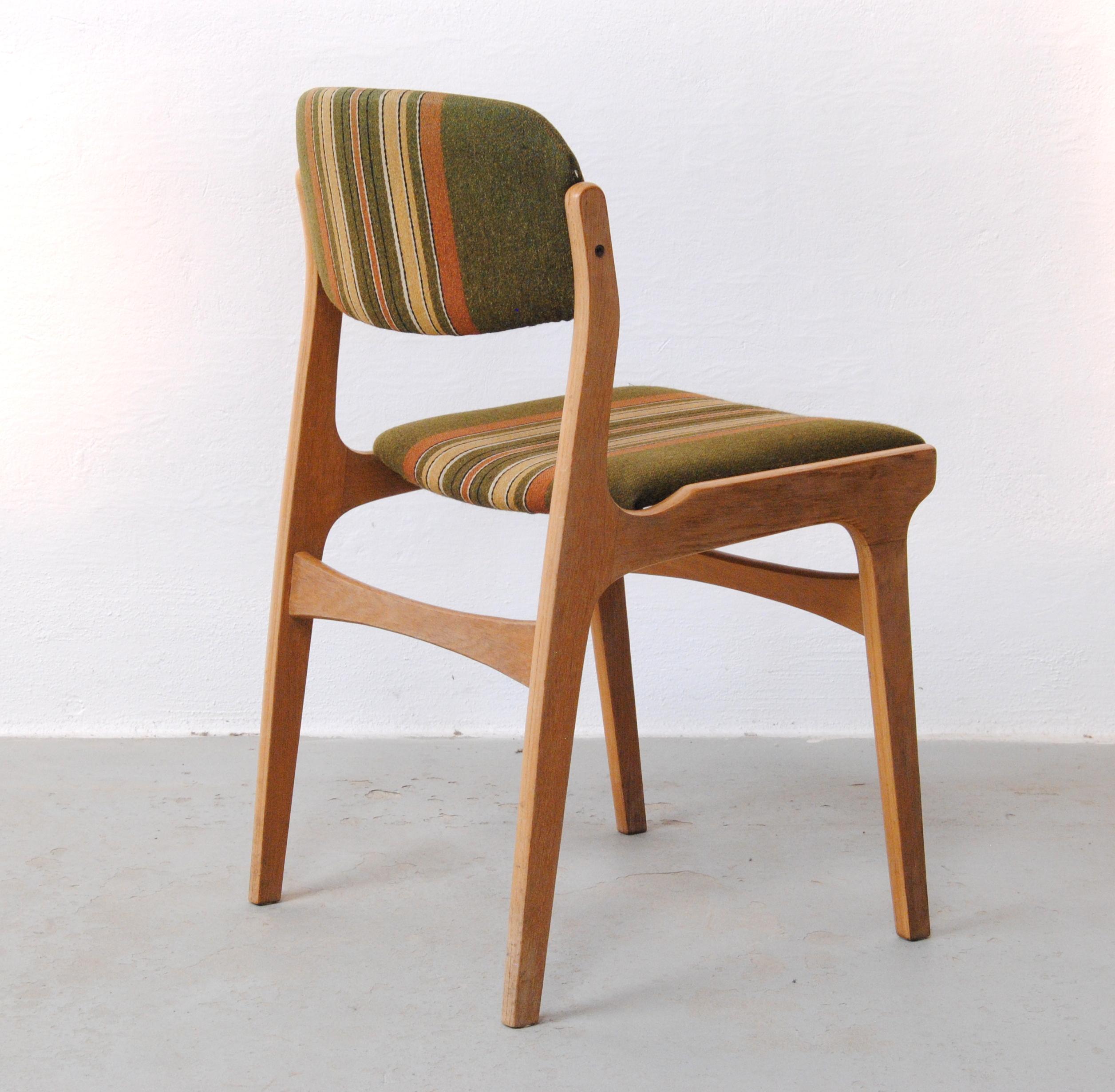 1970's Set Of Six Refinished Danish Oak Veneered Dining Chairs For Sale 3