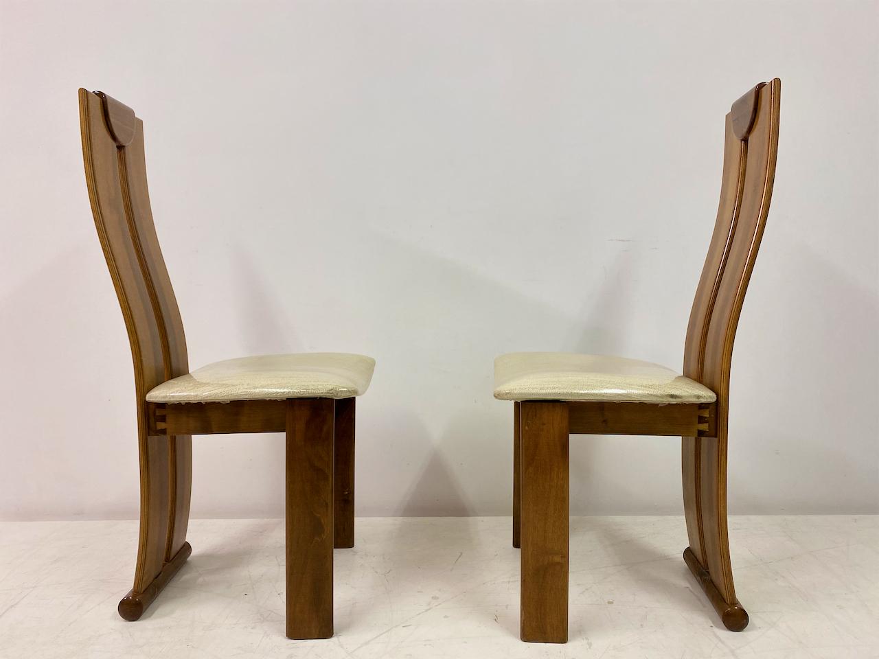 1970s Set of Six Italian Dining Chairs in the Style of Afra and Tobia Scarpa For Sale 8