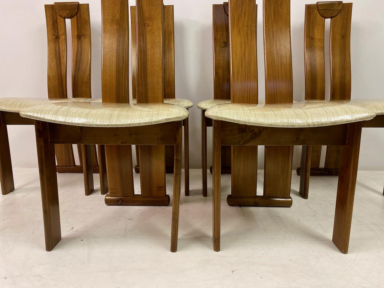 1970s Set of Six Italian Dining Chairs in the Style of Afra and Tobia Scarpa In Good Condition For Sale In London, London