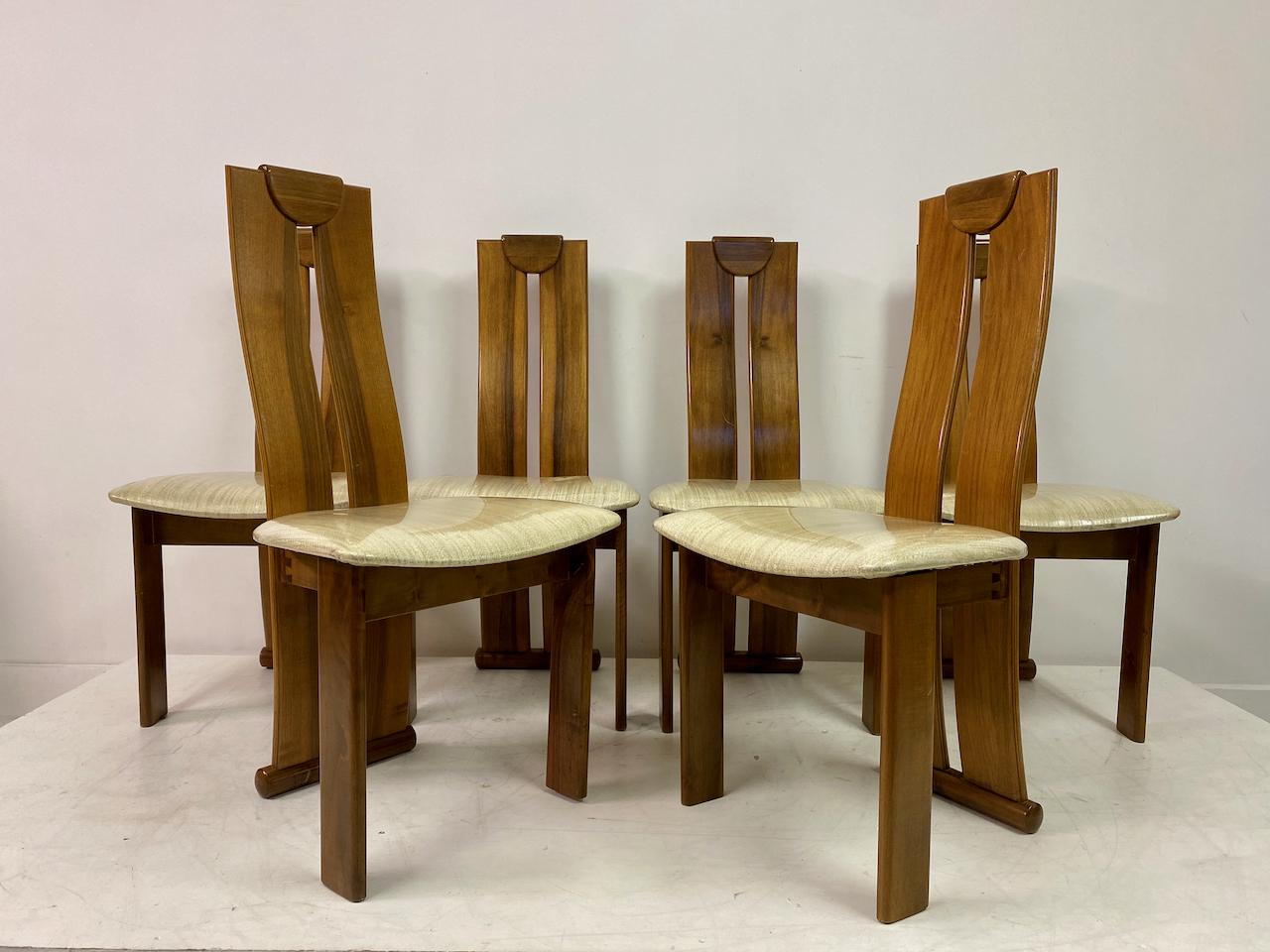 20th Century 1970s Set of Six Italian Dining Chairs in the Style of Afra and Tobia Scarpa For Sale
