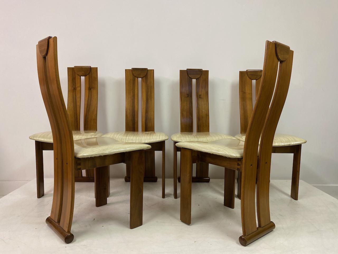 1970s Set of Six Italian Dining Chairs in the Style of Afra and Tobia Scarpa For Sale 1