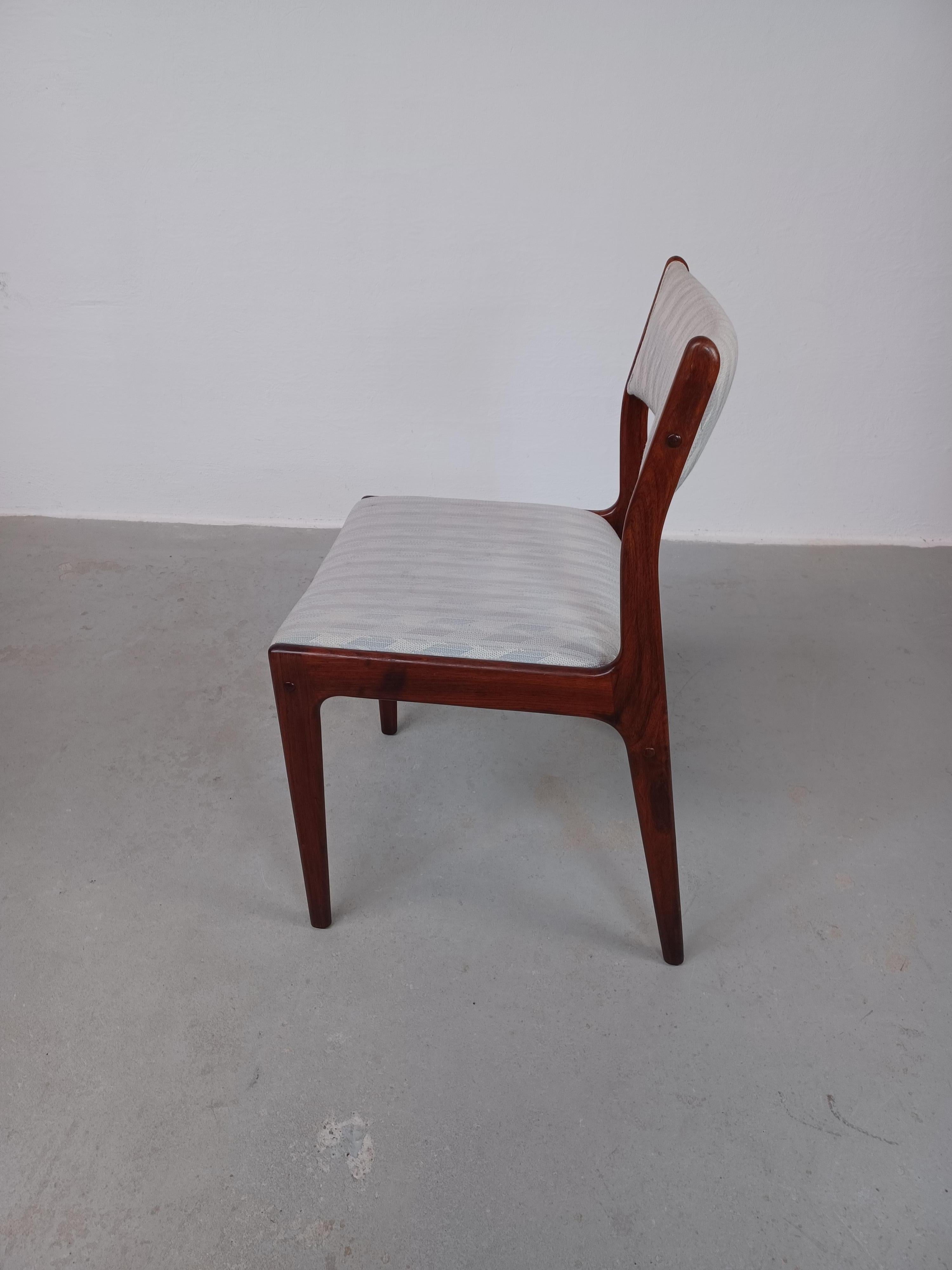 1970's Set of Six Johannes Andersen Rosewood Dining Chairs In Good Condition In Knebel, DK