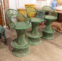 1970s Set of Three Green Resin High Bar Stools (Ensemble de trois tabourets de bar hauts en résine verte)