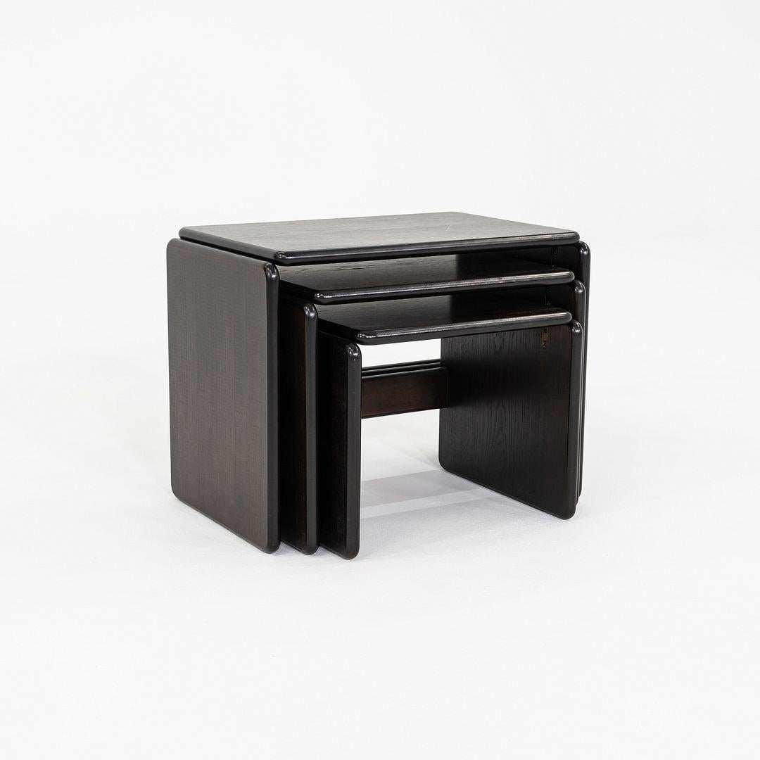 Fin du 20e siècle 1970s Set of Three Italian Modern Ebonized Wood Nesting Tables (Ensemble de trois tables gigognes en bois ébonisé) en vente