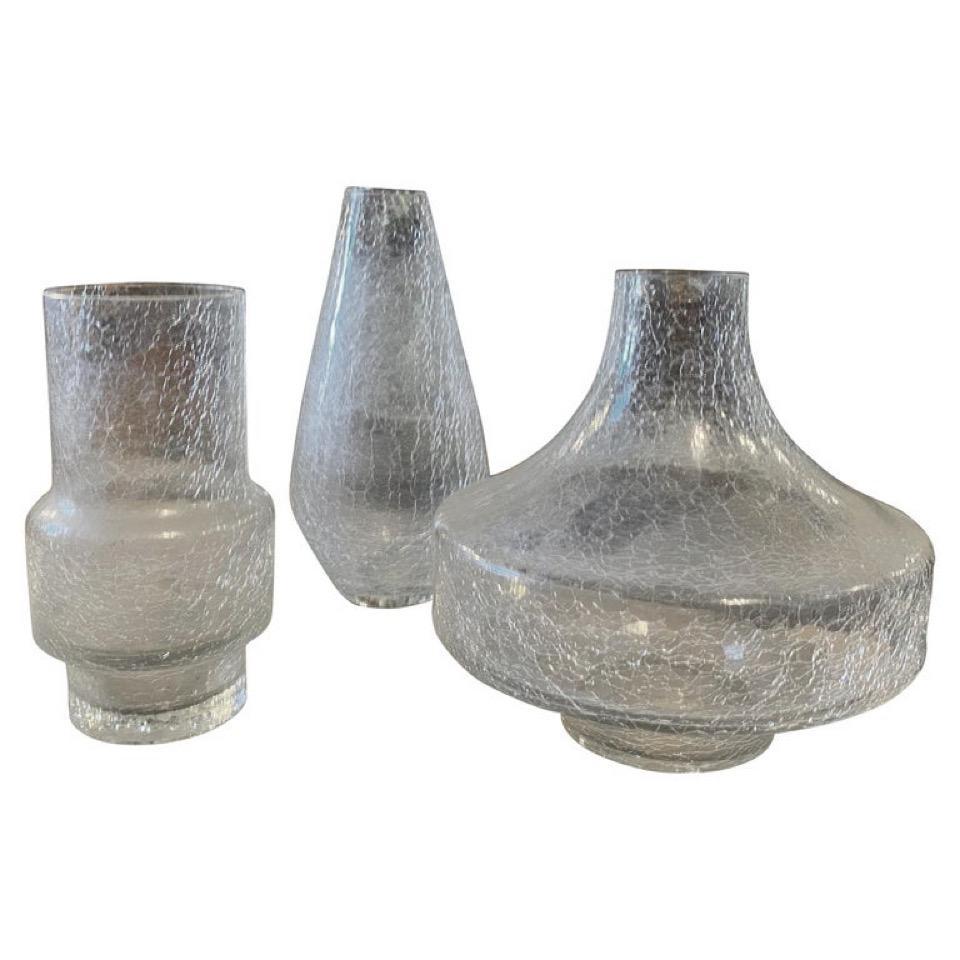 1970s Set of Three Mid-Century Modern Italian Crackle Glass Vases For Sale 7
