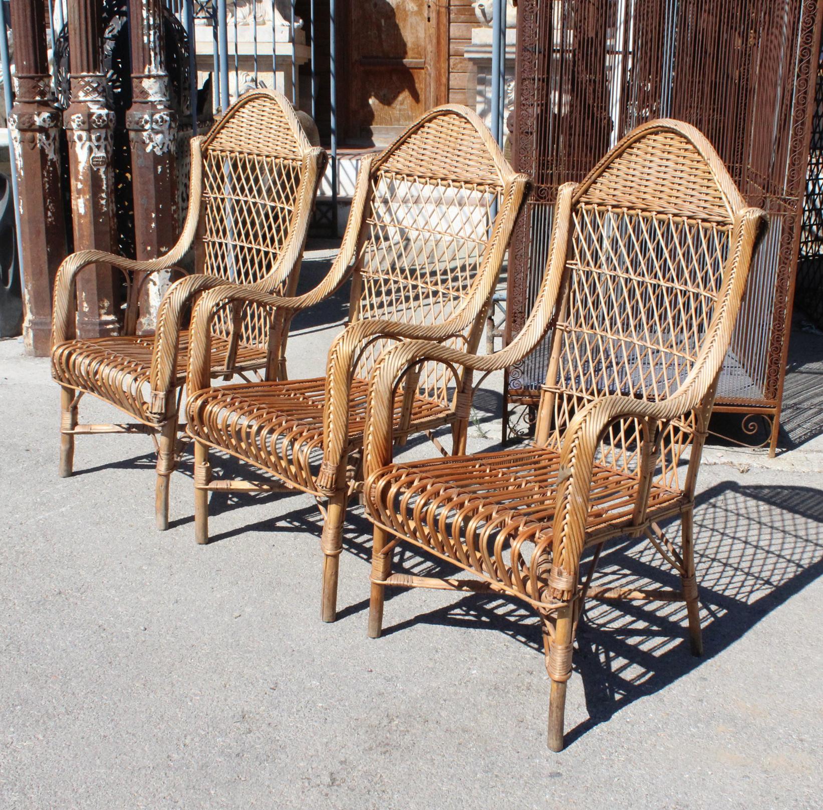 Espagnol Ensemble de trois fauteuils espagnols en bambou et rotin stratifié des années 1970 en vente