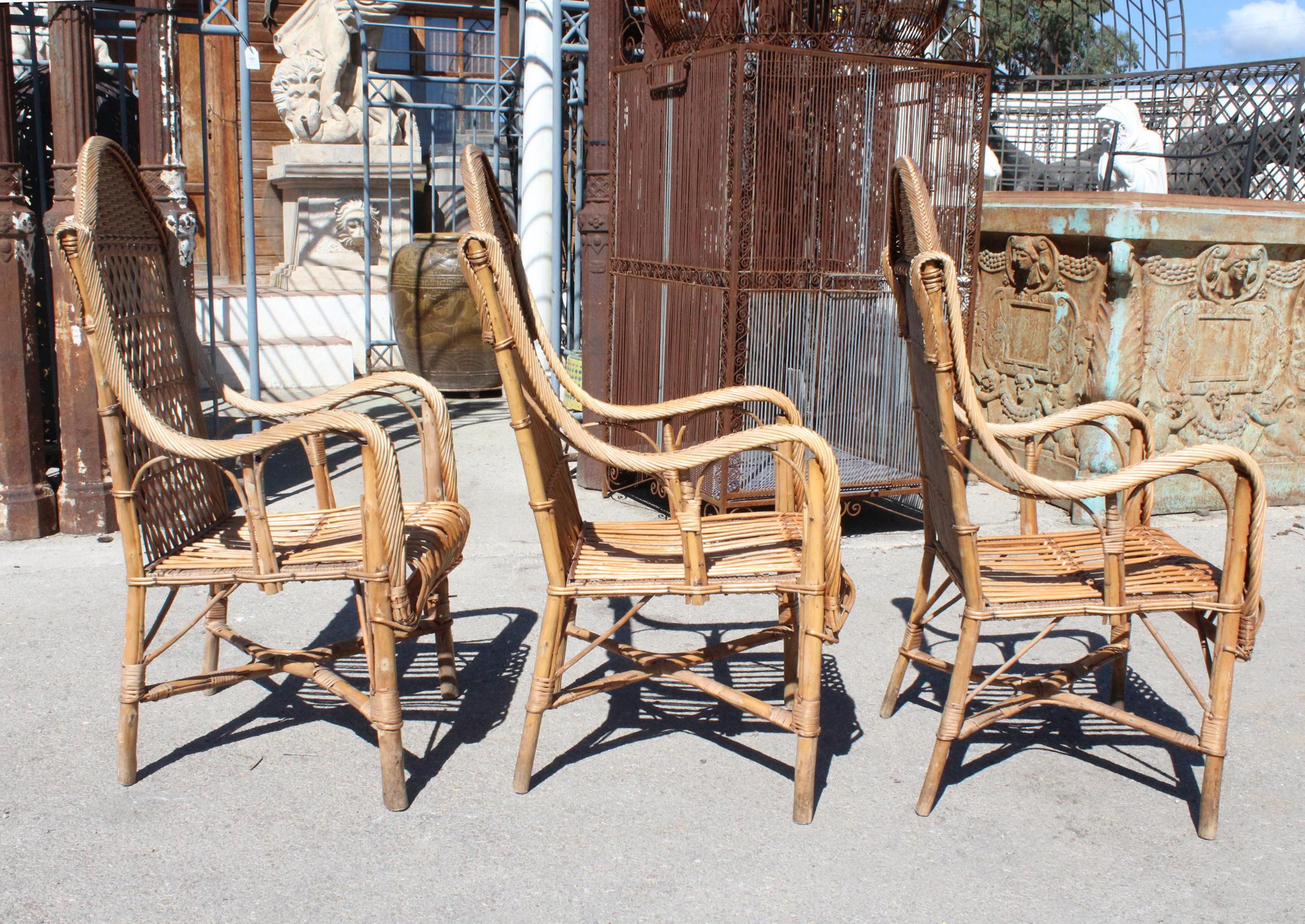 Bambou Ensemble de trois fauteuils espagnols en bambou et rotin stratifié des années 1970 en vente