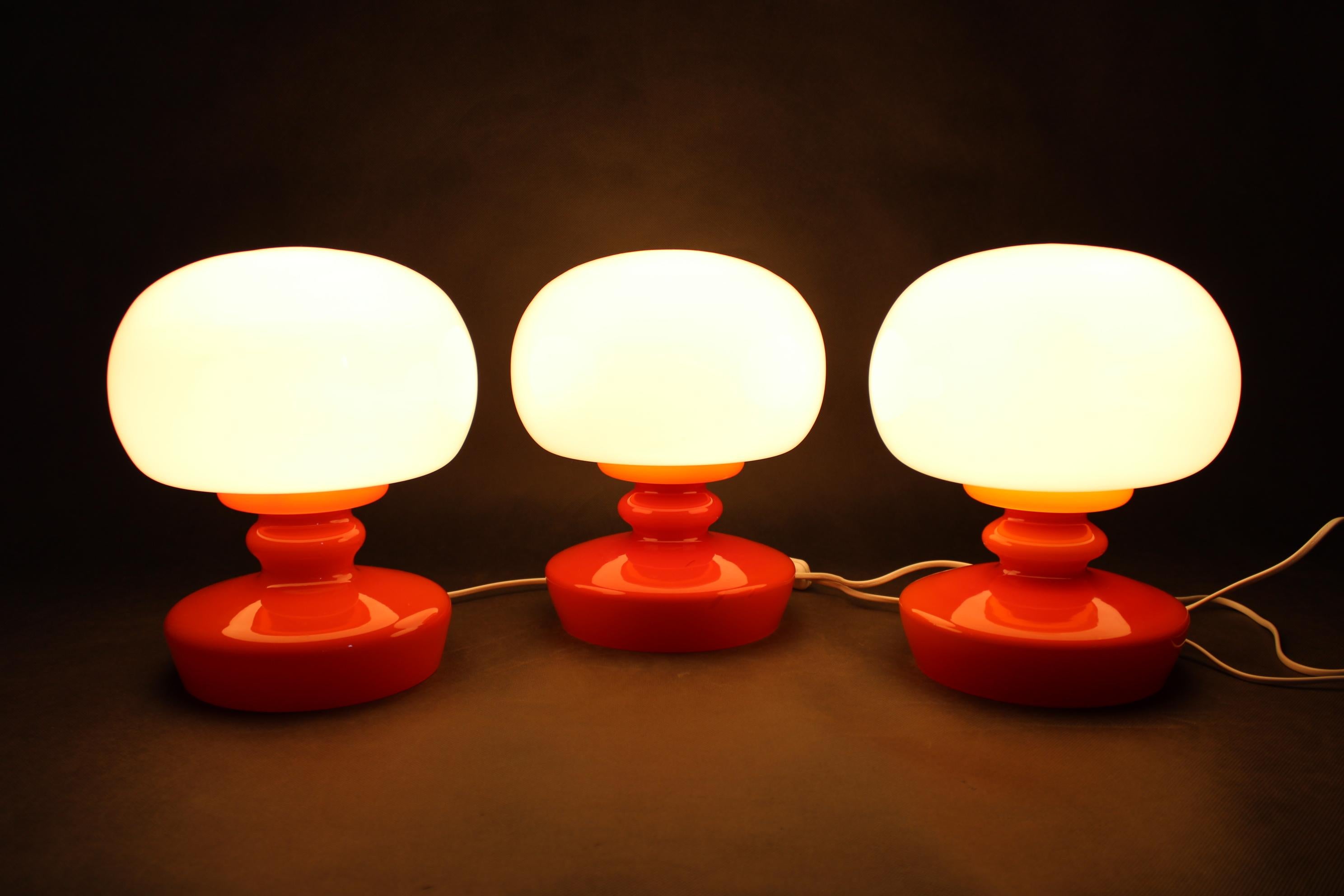 1970s Set of Three Stepan Tabery Opaline Glass Table Lamps, Czechoslovakia For Sale 3