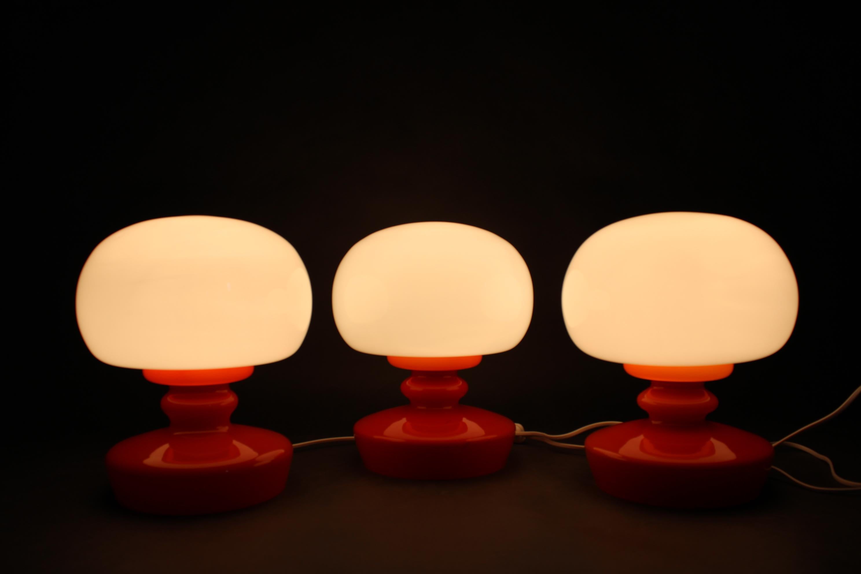 1970s Set of Three Stepan Tabery Opaline Glass Table Lamps, Czechoslovakia For Sale 4