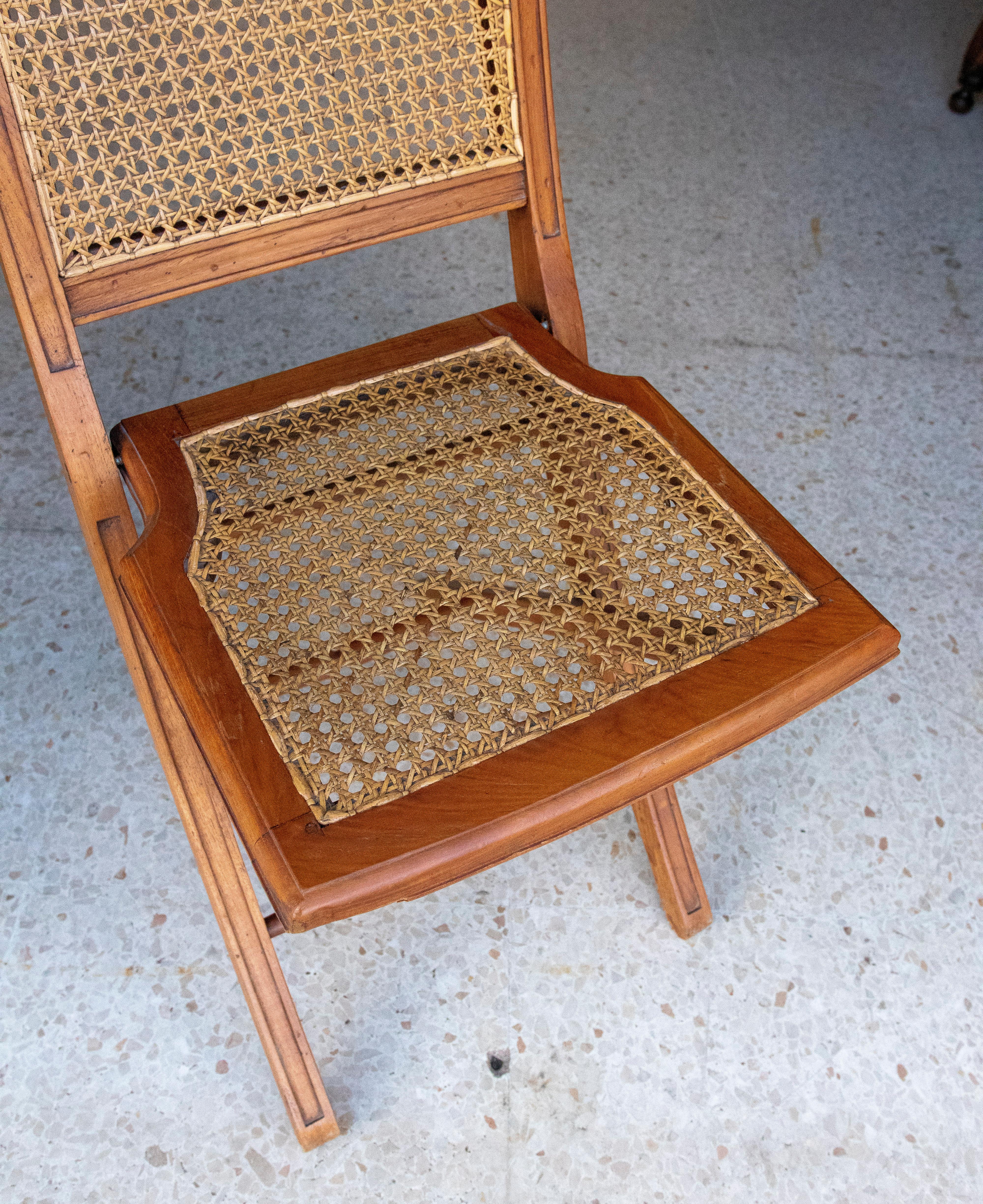 20th Century 1970s Set of Three Wooden Folding Chairs with Backrest and Seat Mesh For Sale