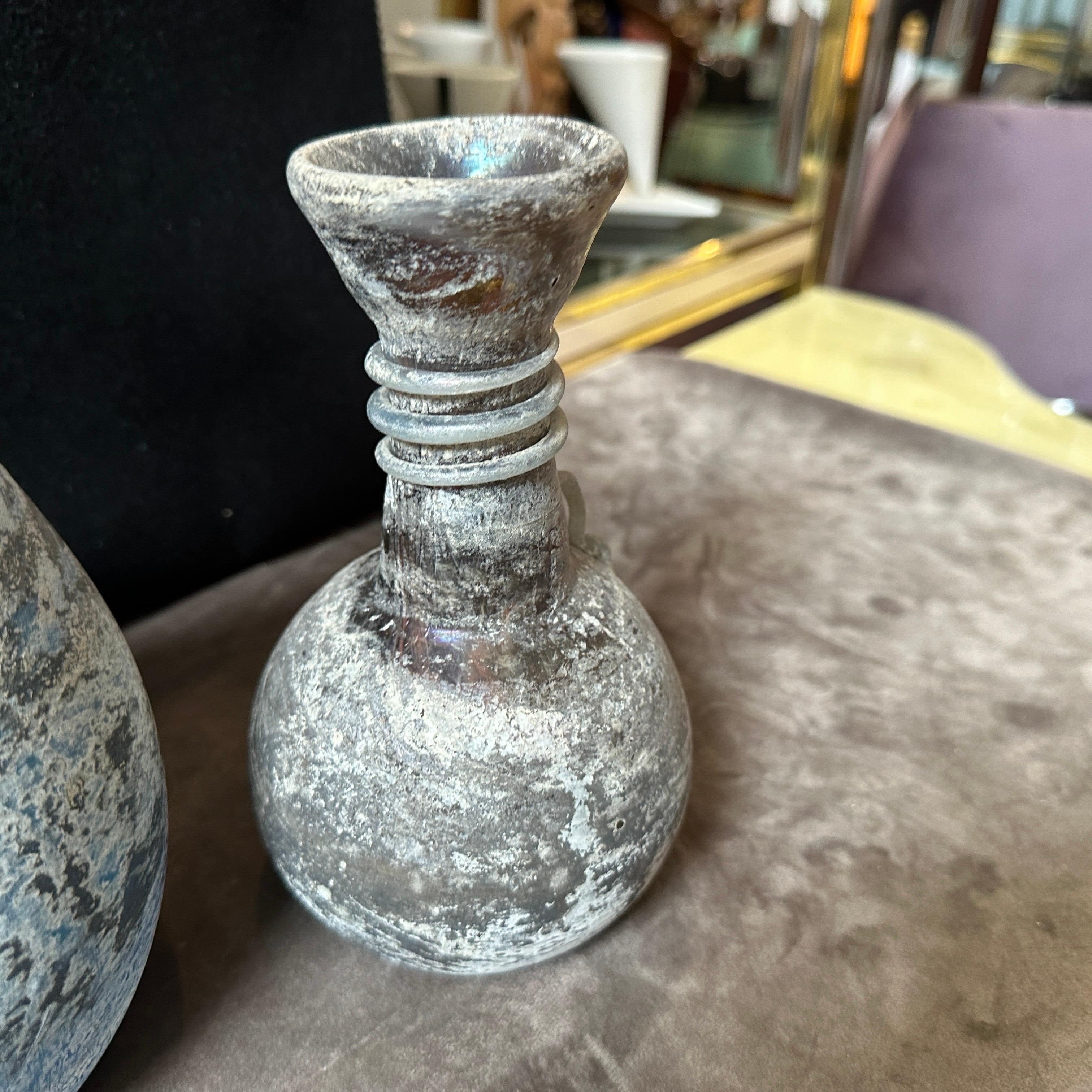 Set di due vasi in vetro di Murano in stile Cenedese Scavo blu e grigio degli anni '70 In condizioni buone in vendita a Aci Castello, IT