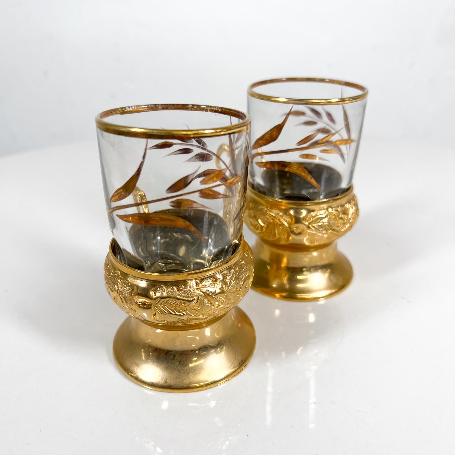 French 1970s Set of Two Fancy Gold Leaf Glass Demitasse Turkish Tea Mugs Arcoroc France
