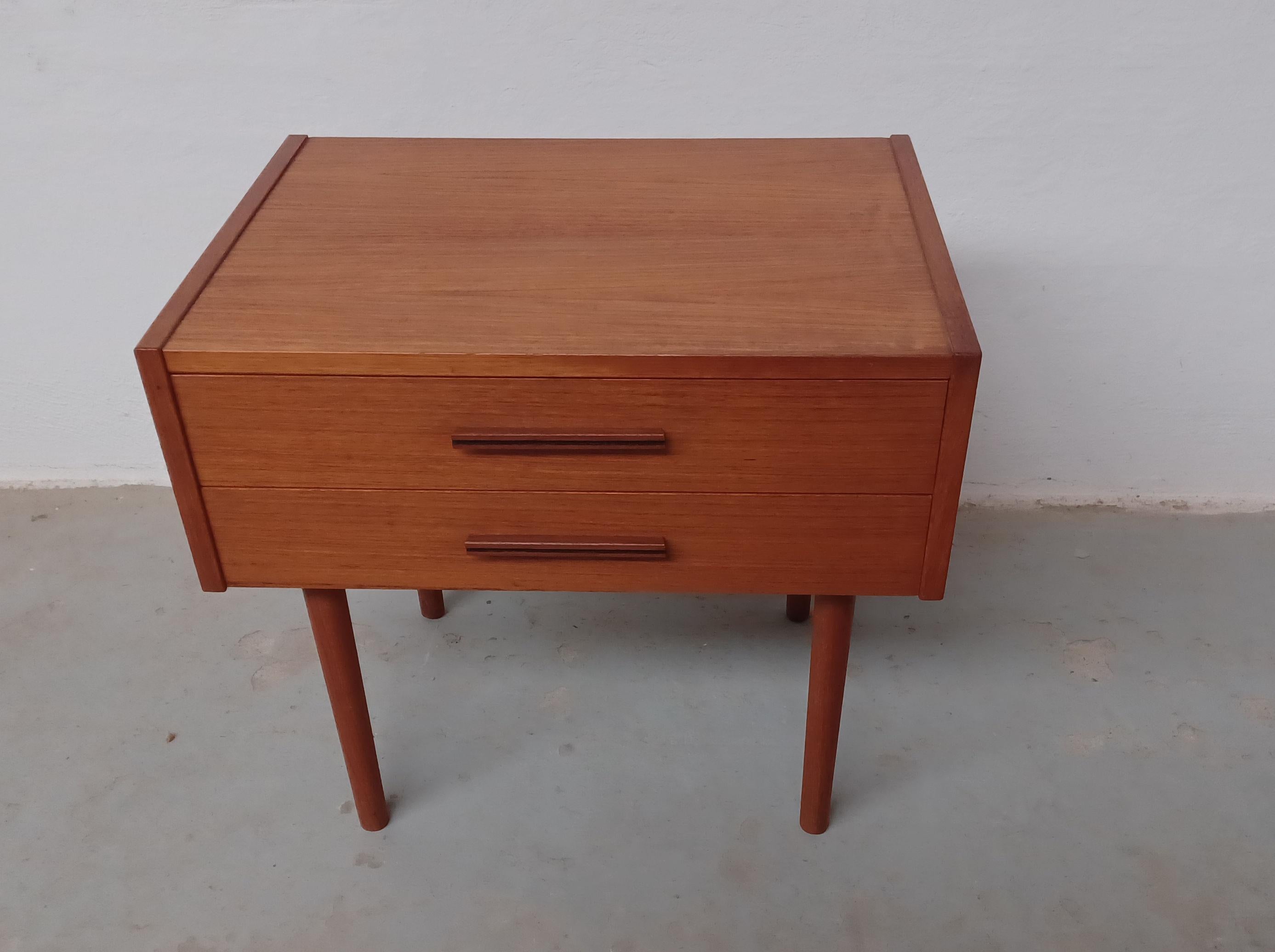 Scandinavian Modern 1970's set of Two Fully Restored Danish Teak Nightstands For Sale