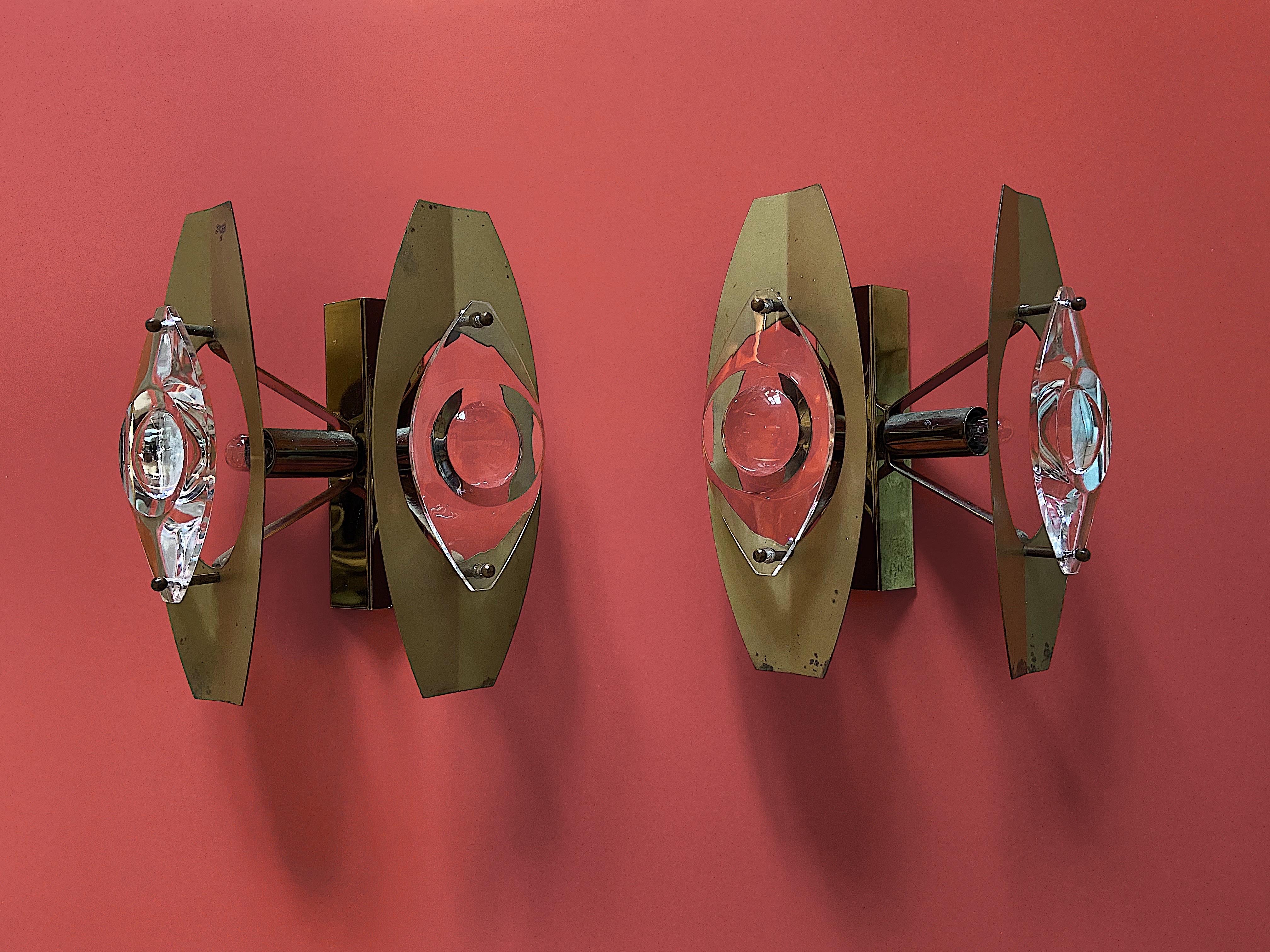 20th Century 1970s Set of Two Oscar Torlasco Space Age Wall Sconces For Sale