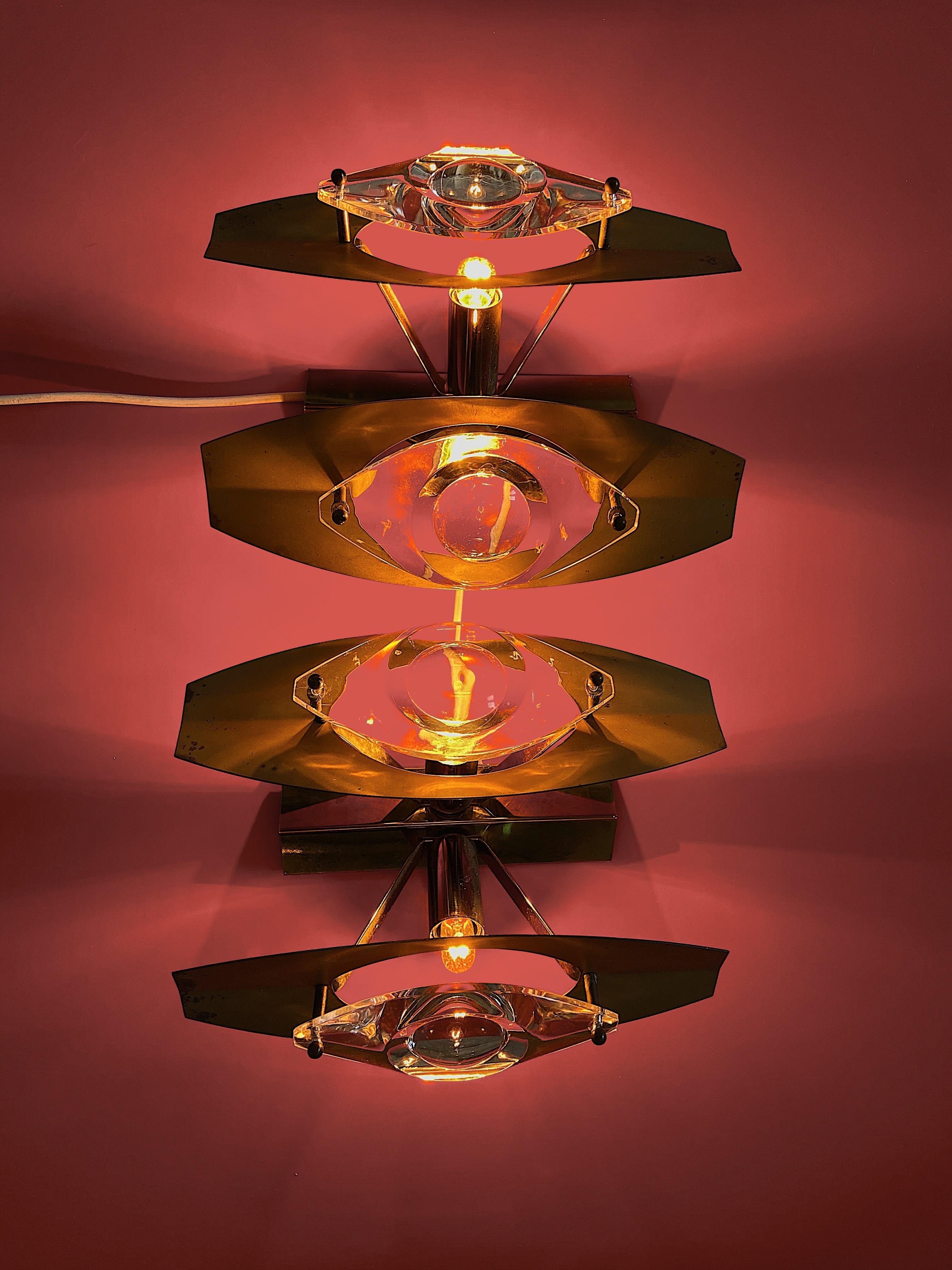 Métal 1970 - Ensemble de deux appliques murales Oscar Torlasco de l'ère spatiale en vente