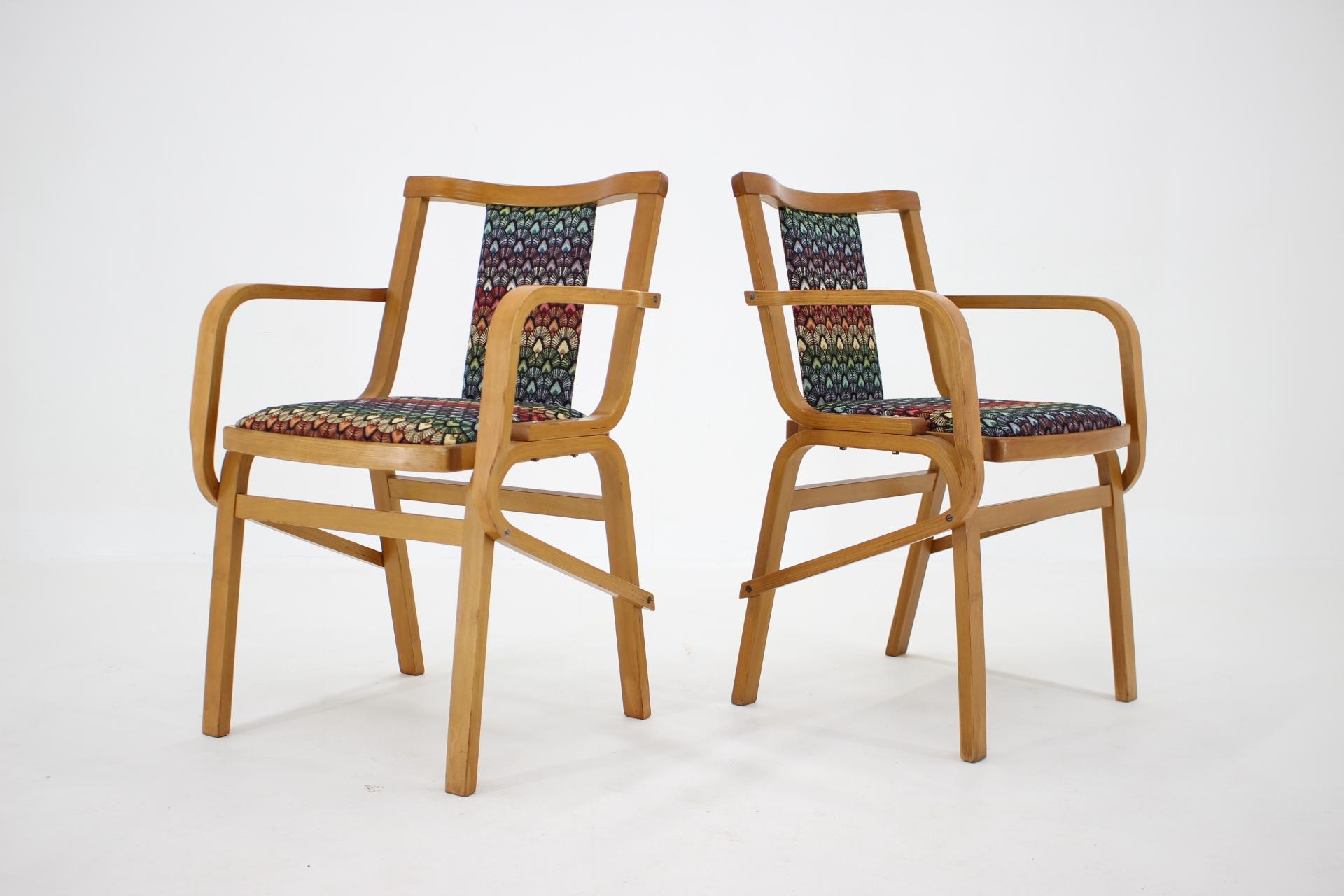 1970s Set of Two Rare Armchairs by Ton, Czechoslovakia In Good Condition For Sale In Praha, CZ