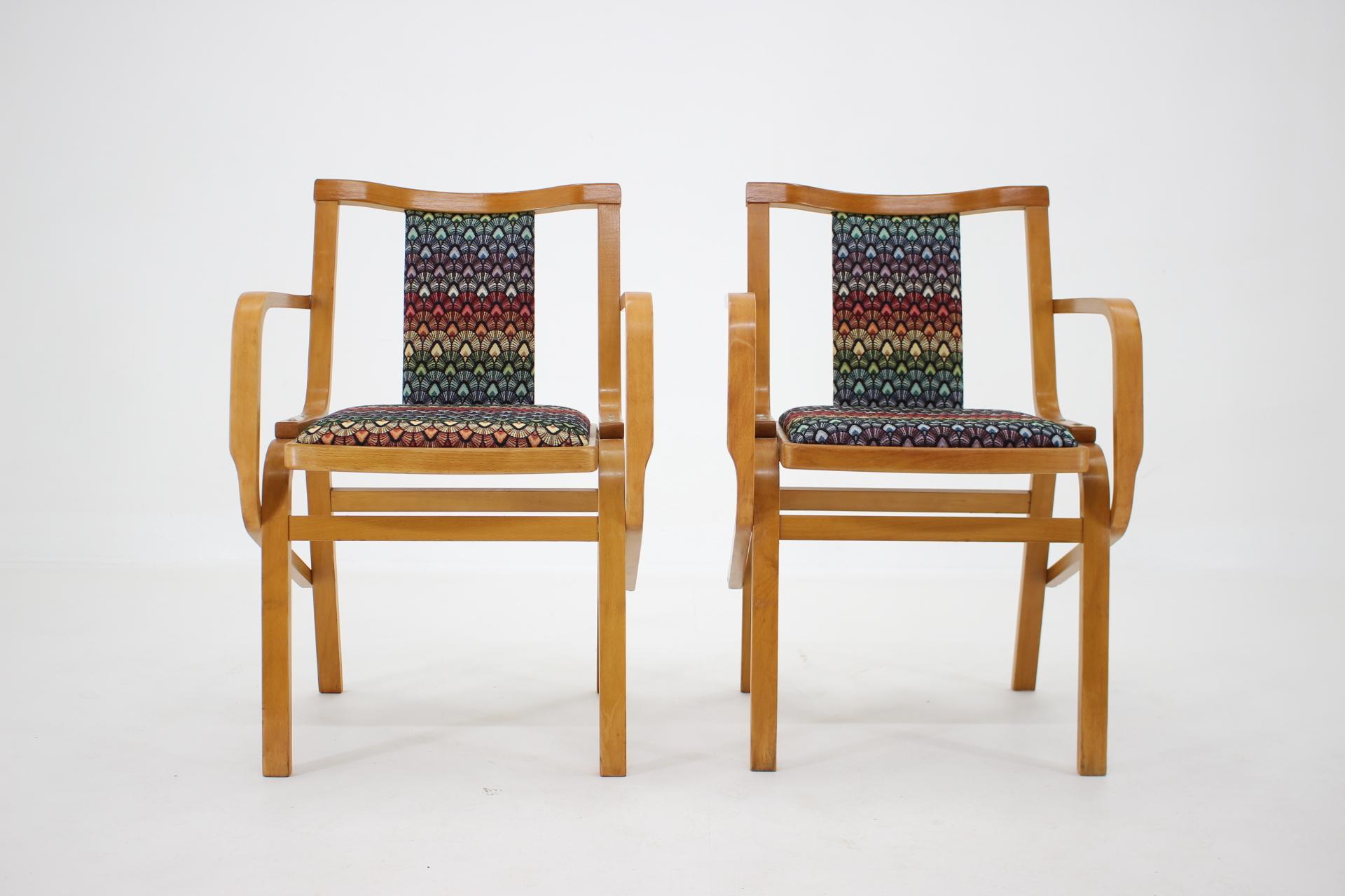 Set aus zwei seltenen Sesseln von Ton, Tschechoslowakei, 1970er Jahre, 1970er Jahre (Stoff) im Angebot