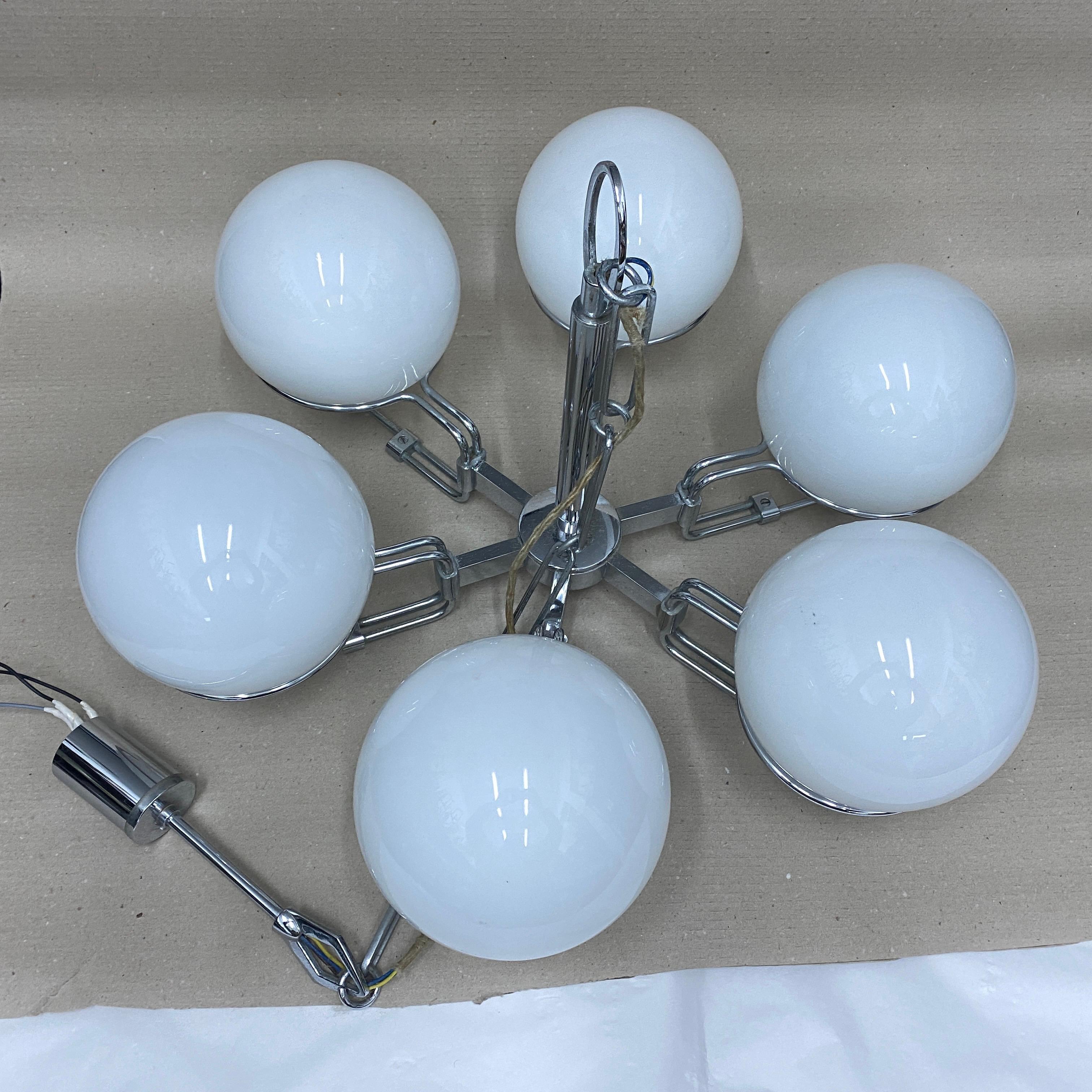 Paire de pendentifs italiens de style Sarfatti de l'ère spatiale des années 1970 en vente 5