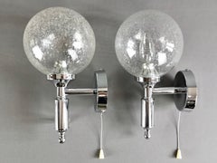 Zwei verchromte Wandlampen aus den 1970er-Jahren mit Schirmen aus Murano-Glas von Pulegoso.