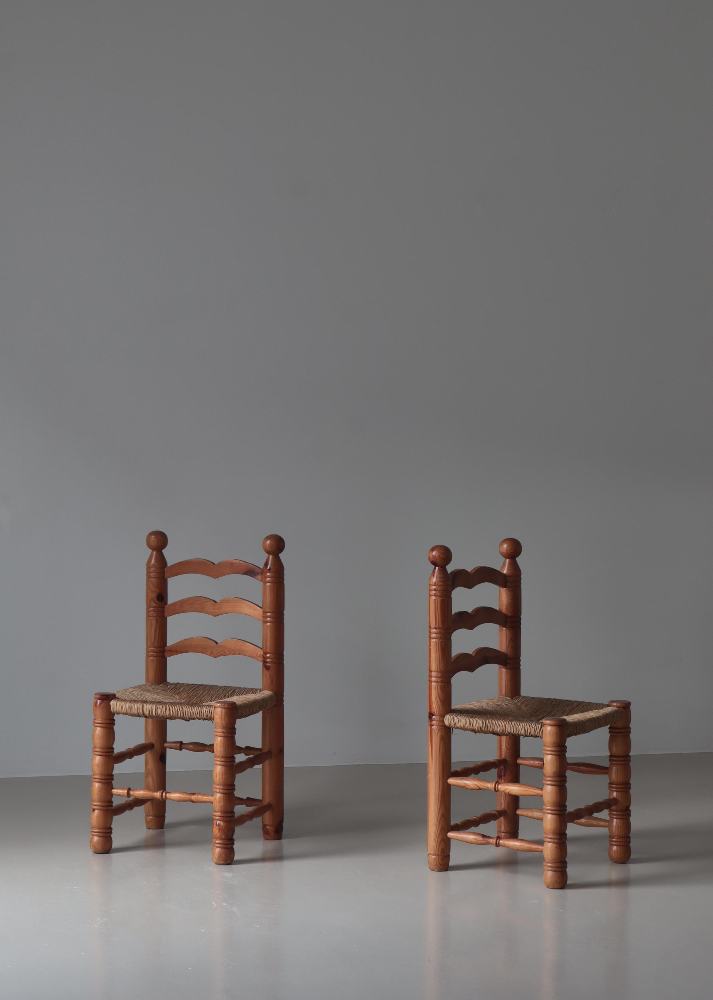 1970s Shaker Style Dining Chairs in Seagrass and Pinewood, Sweden For Sale 5