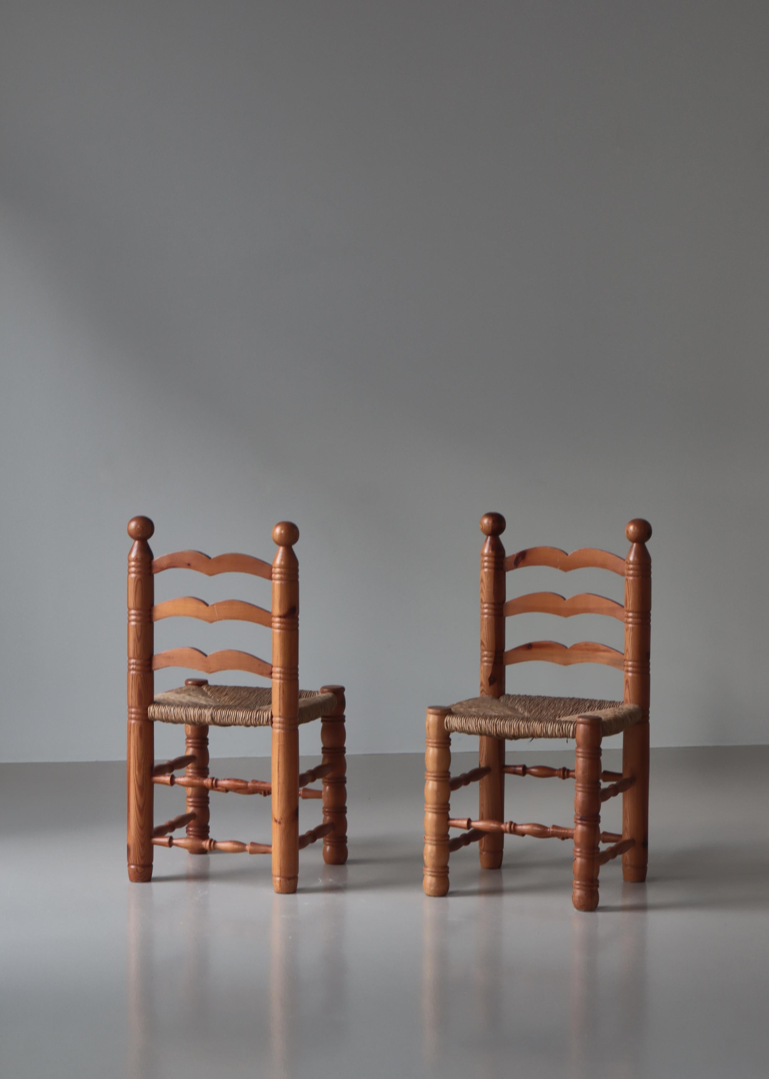 1970s Shaker Style Dining Chairs in Seagrass and Pinewood, Sweden For Sale 6