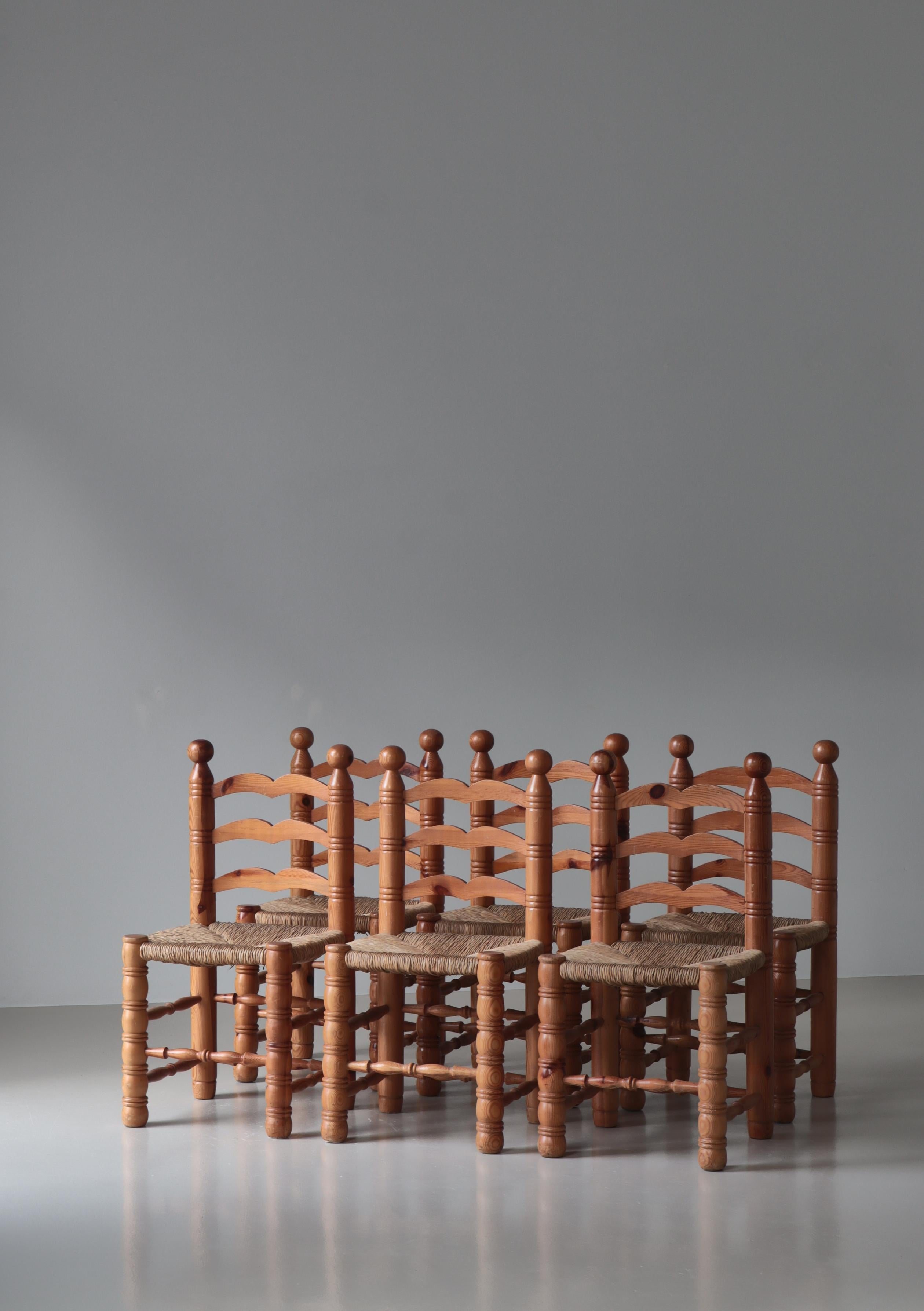 Swedish 1970s Shaker Style Dining Chairs in Seagrass and Pinewood, Sweden For Sale