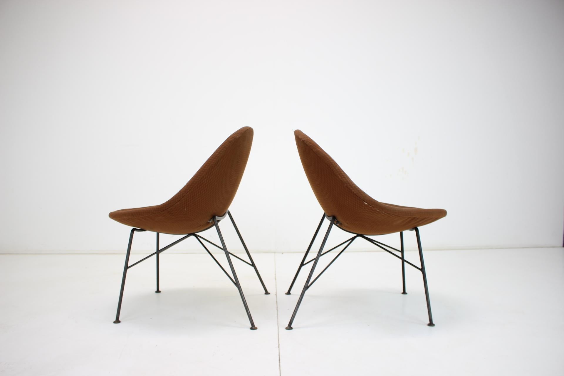 1970s Shell Chair, Set of 2 In Good Condition For Sale In Praha, CZ